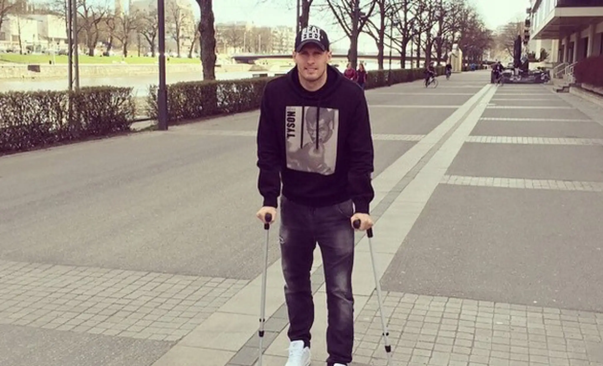 Futbalista Ján Ďurica po operácii.