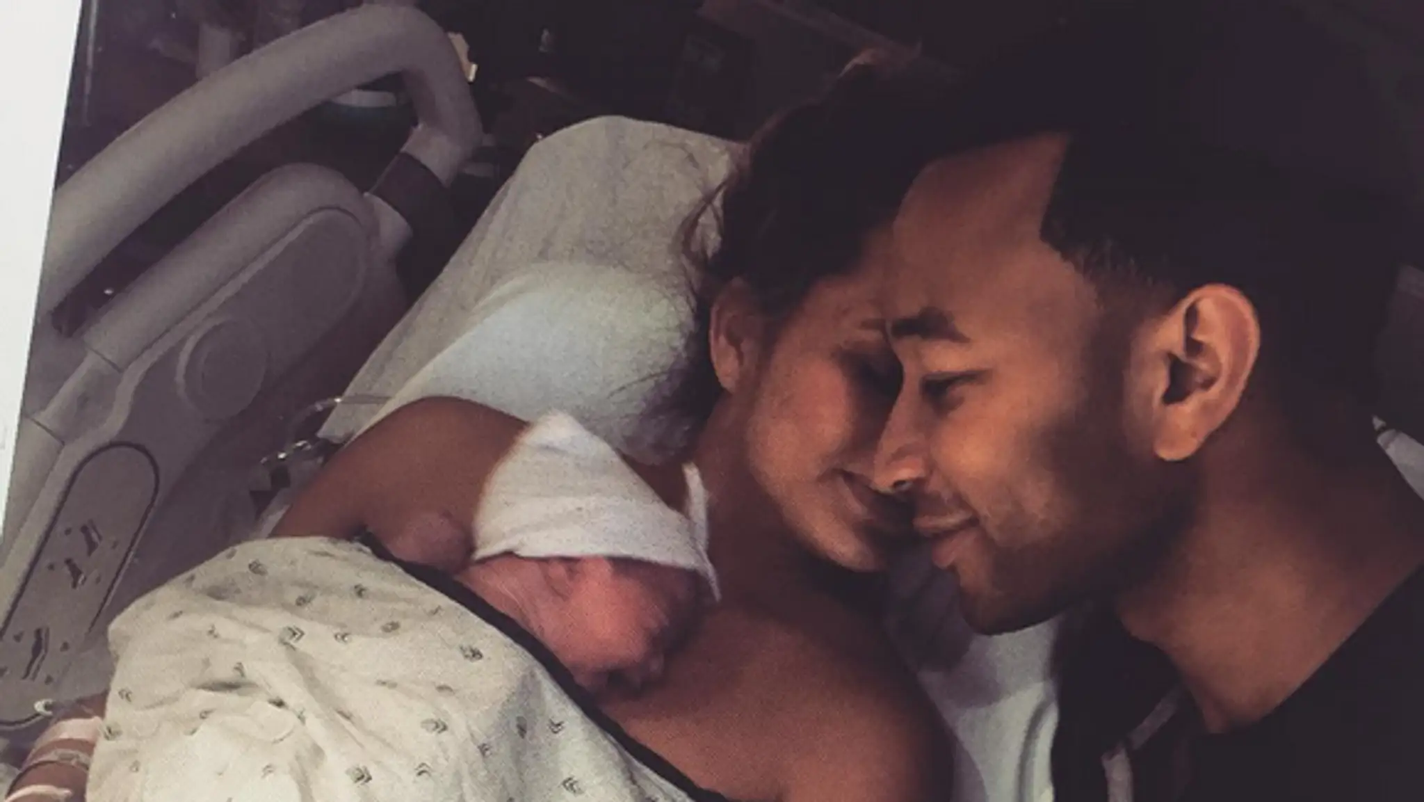 Chrissy Teigen a John Legend po narodení dcérky Luny. 