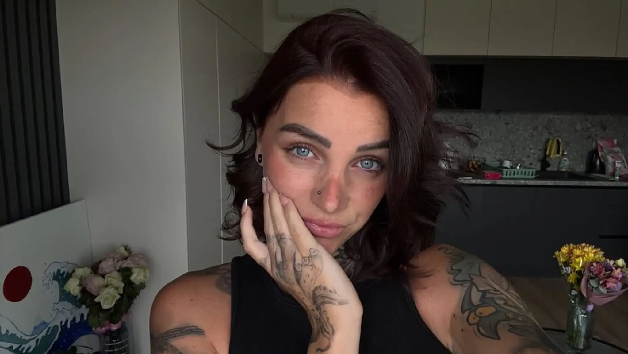 Miška z Love Islandu ako bruneta.