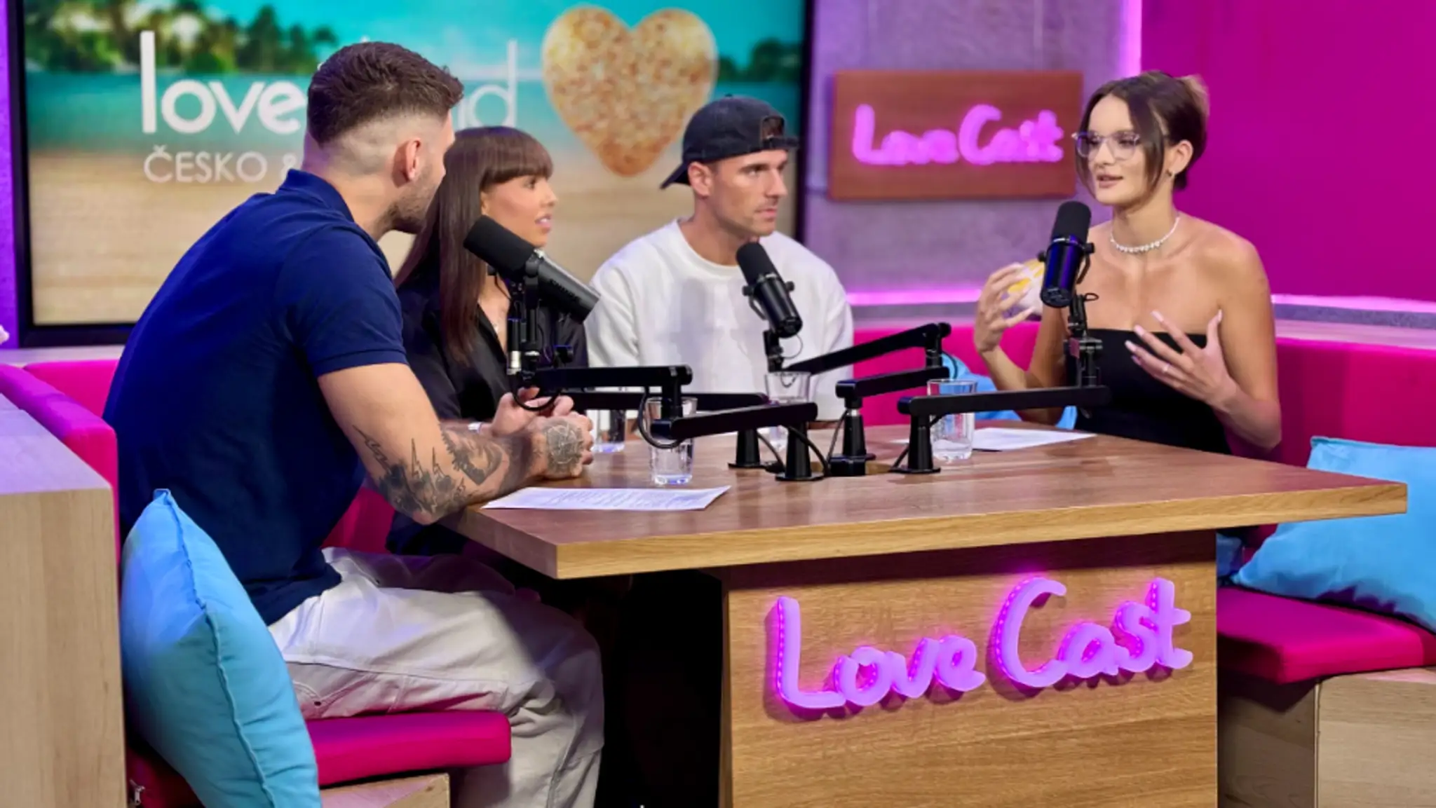 Lenka s Nicolasom v Love Caste.