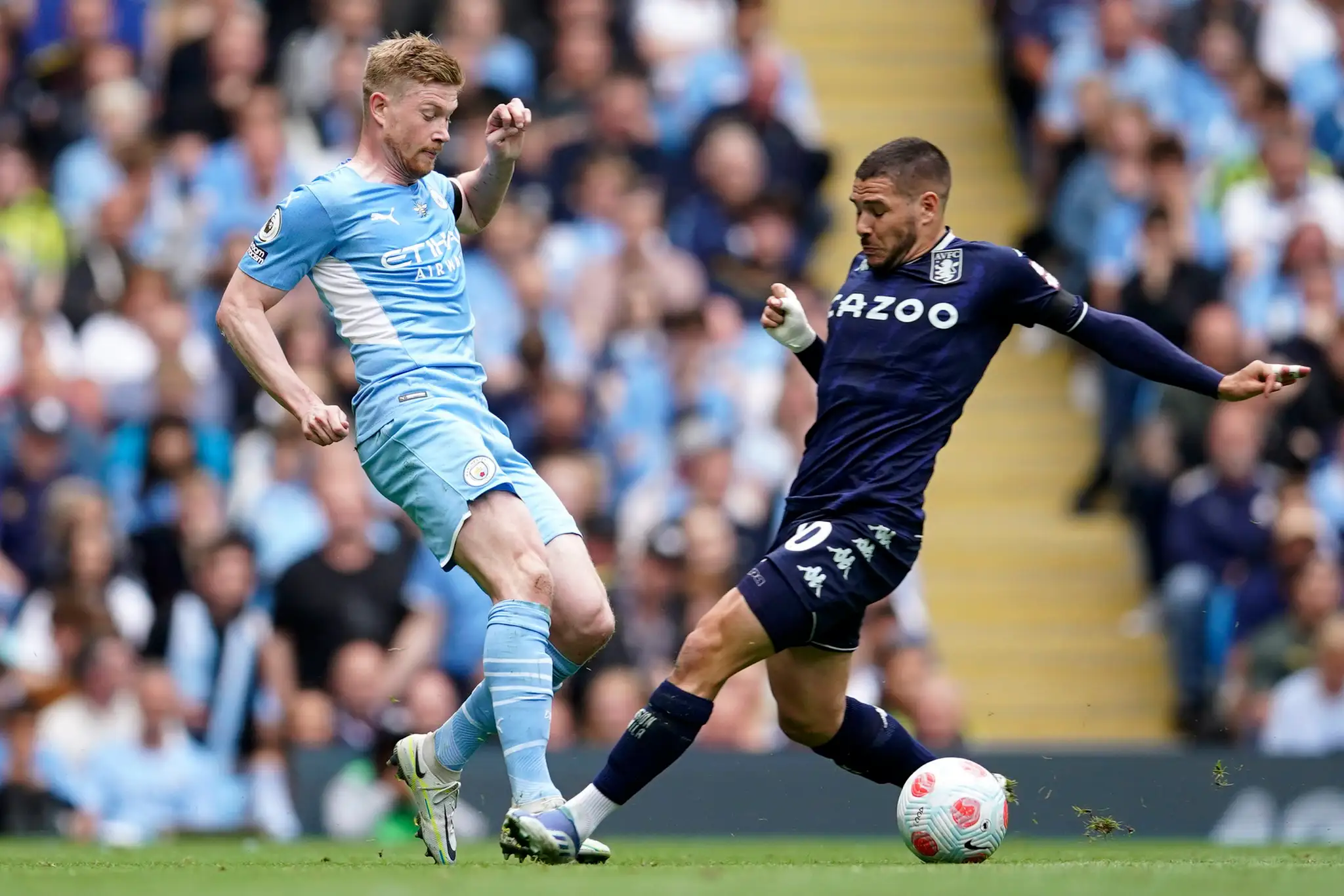 Kevin De Bruyne (Manchester City) a Emiliano Buendia (Aston Villa).