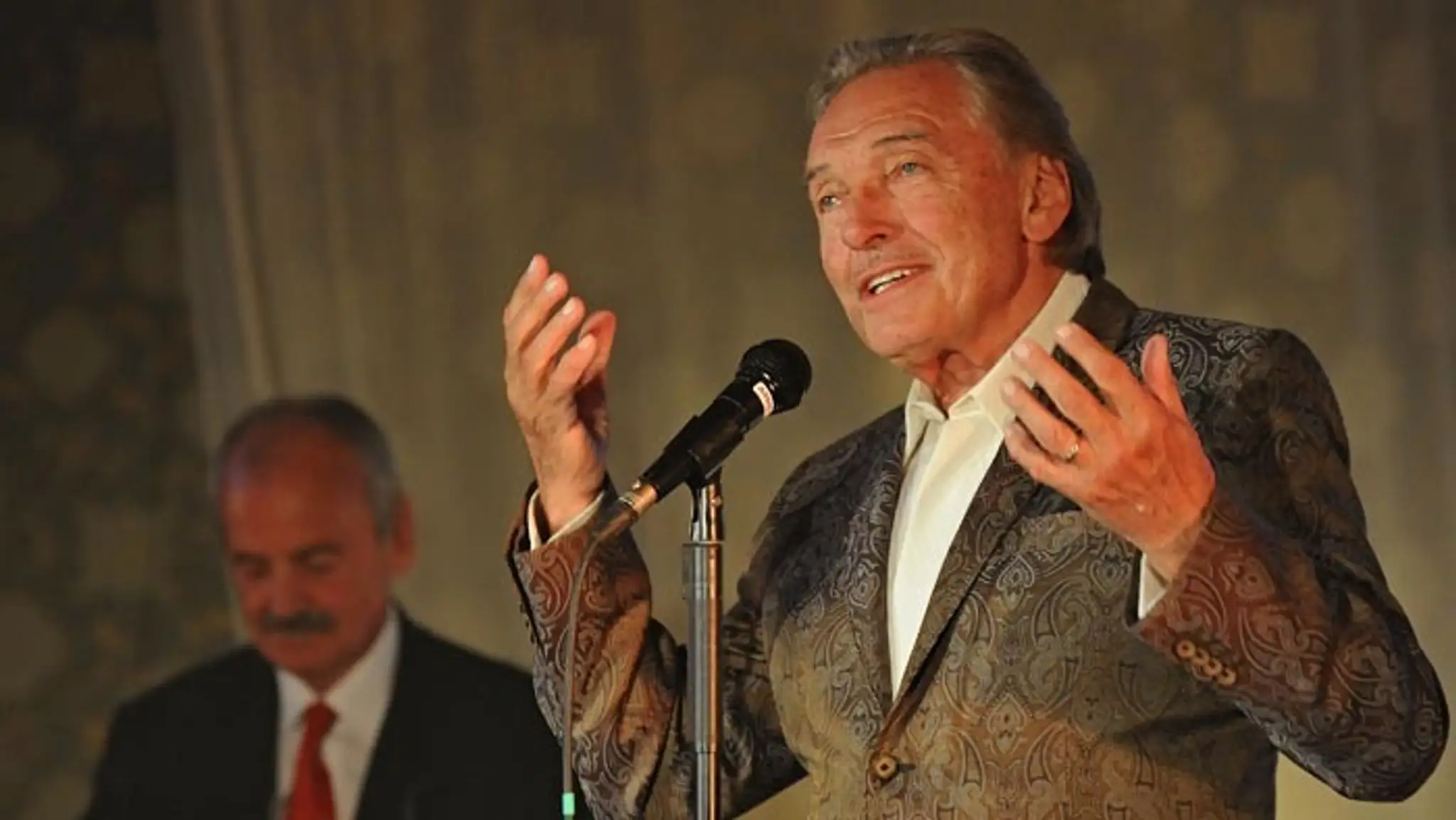 Karel Gott skončil v nemocnici.