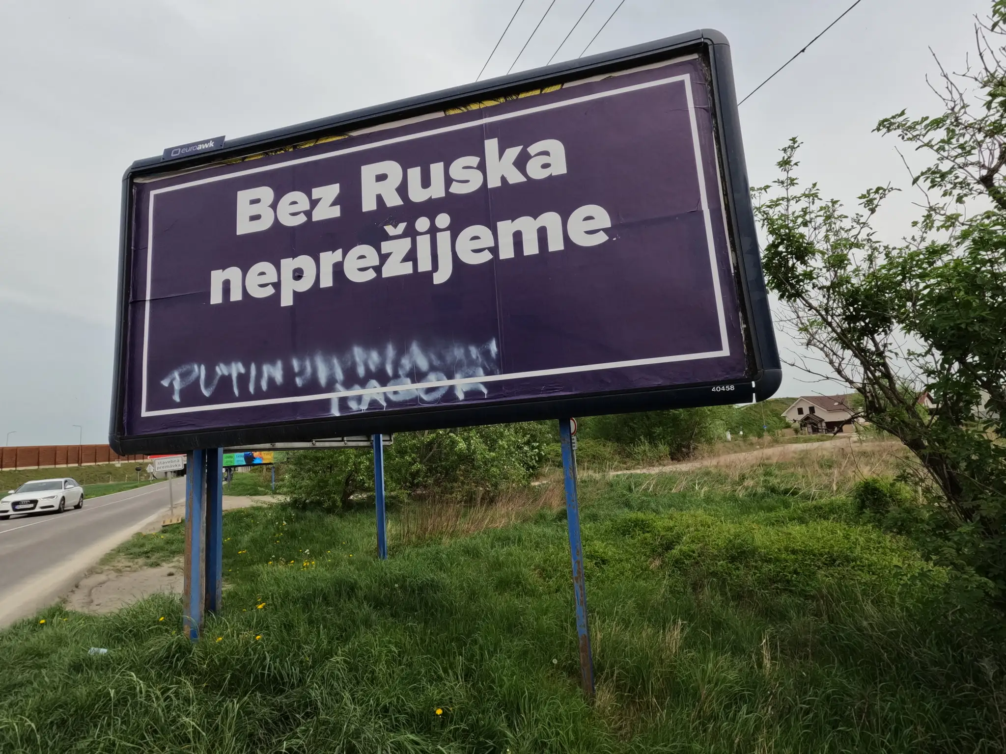 Kontroverzná billboardová kampaň.