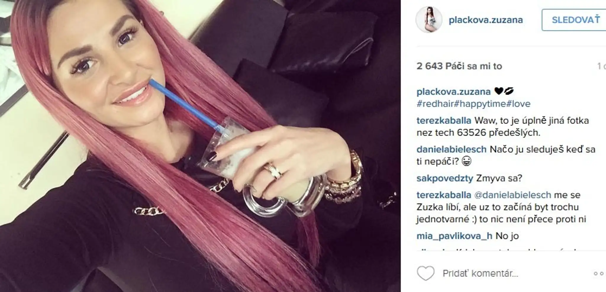 Zuzana Plačková s červenými vlasmi.