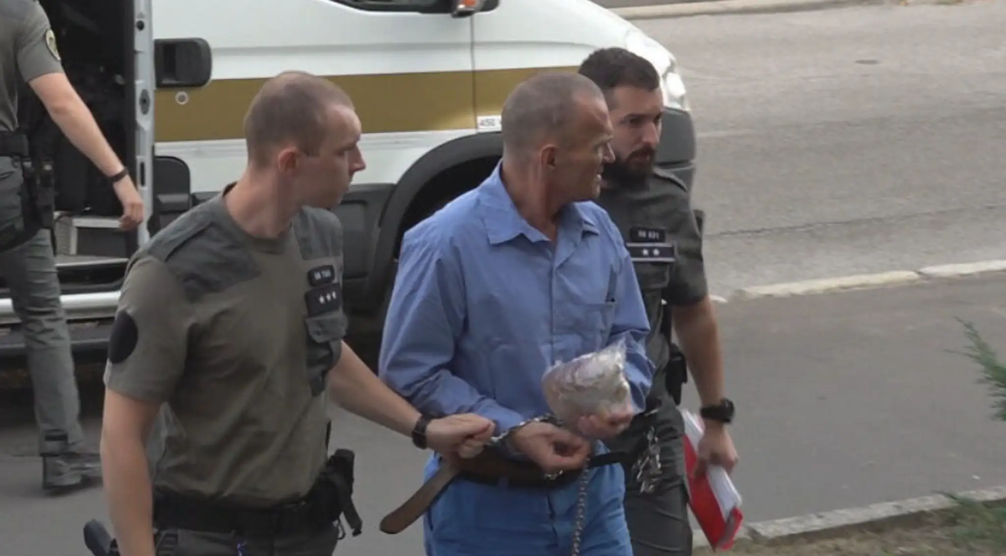 Polial ženu benzínom