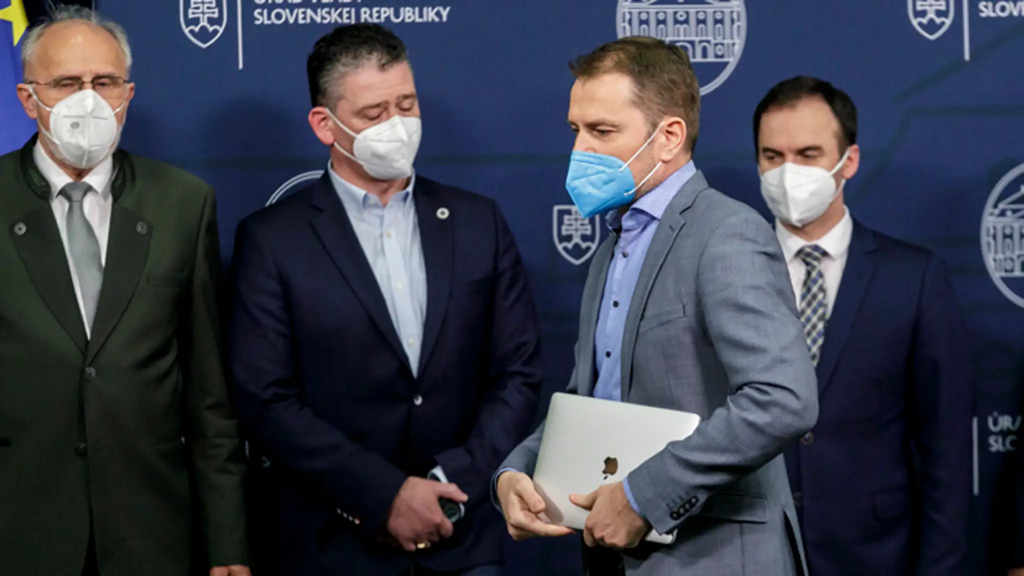 Igor Matovič s kolegami z OĽaNO na úrade vlády.