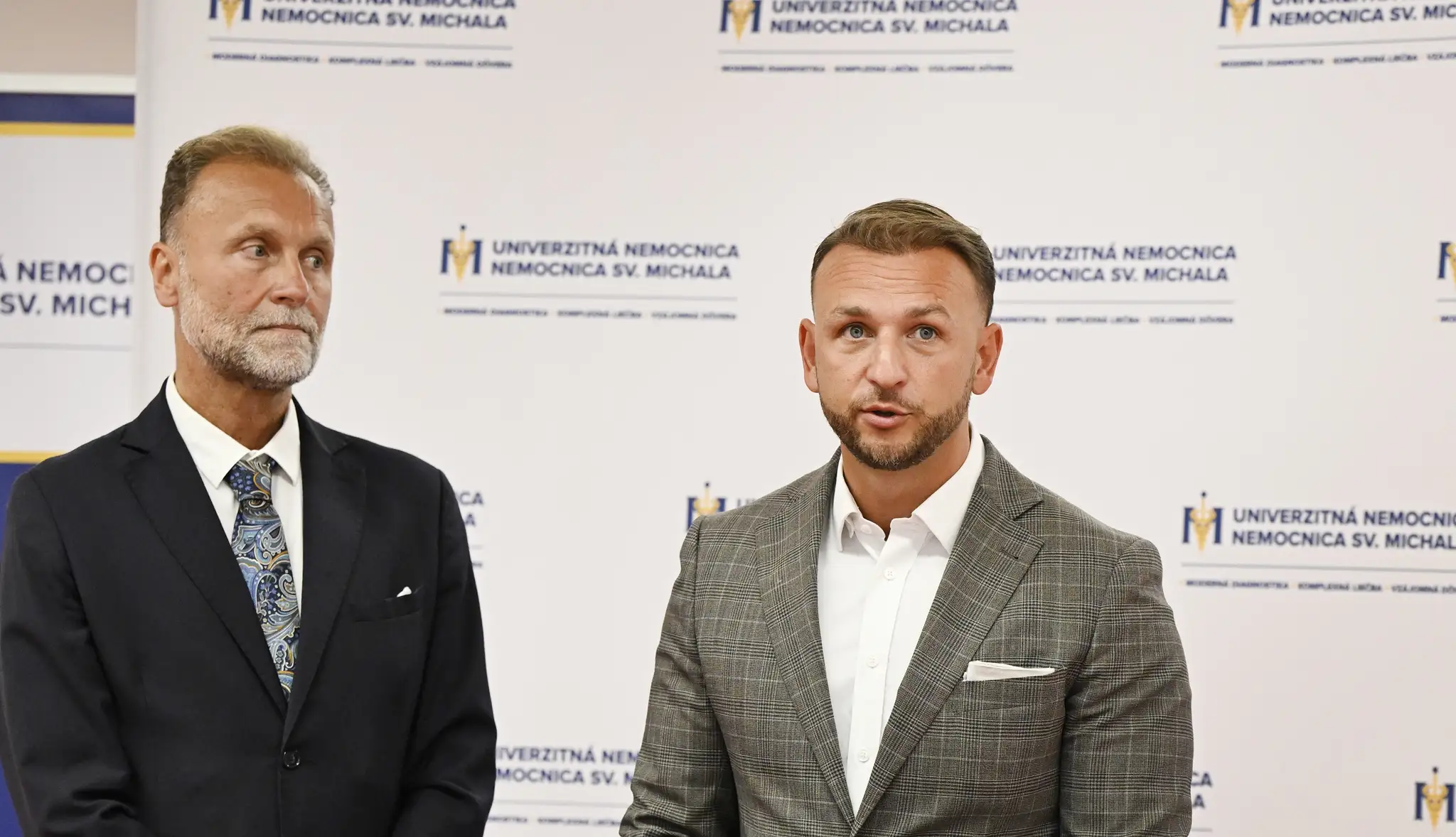 Generálny riaditeľ Nemocnice sv. Michala Ladislav Kužela a minister vnútra Matúš Šutaj Eštok