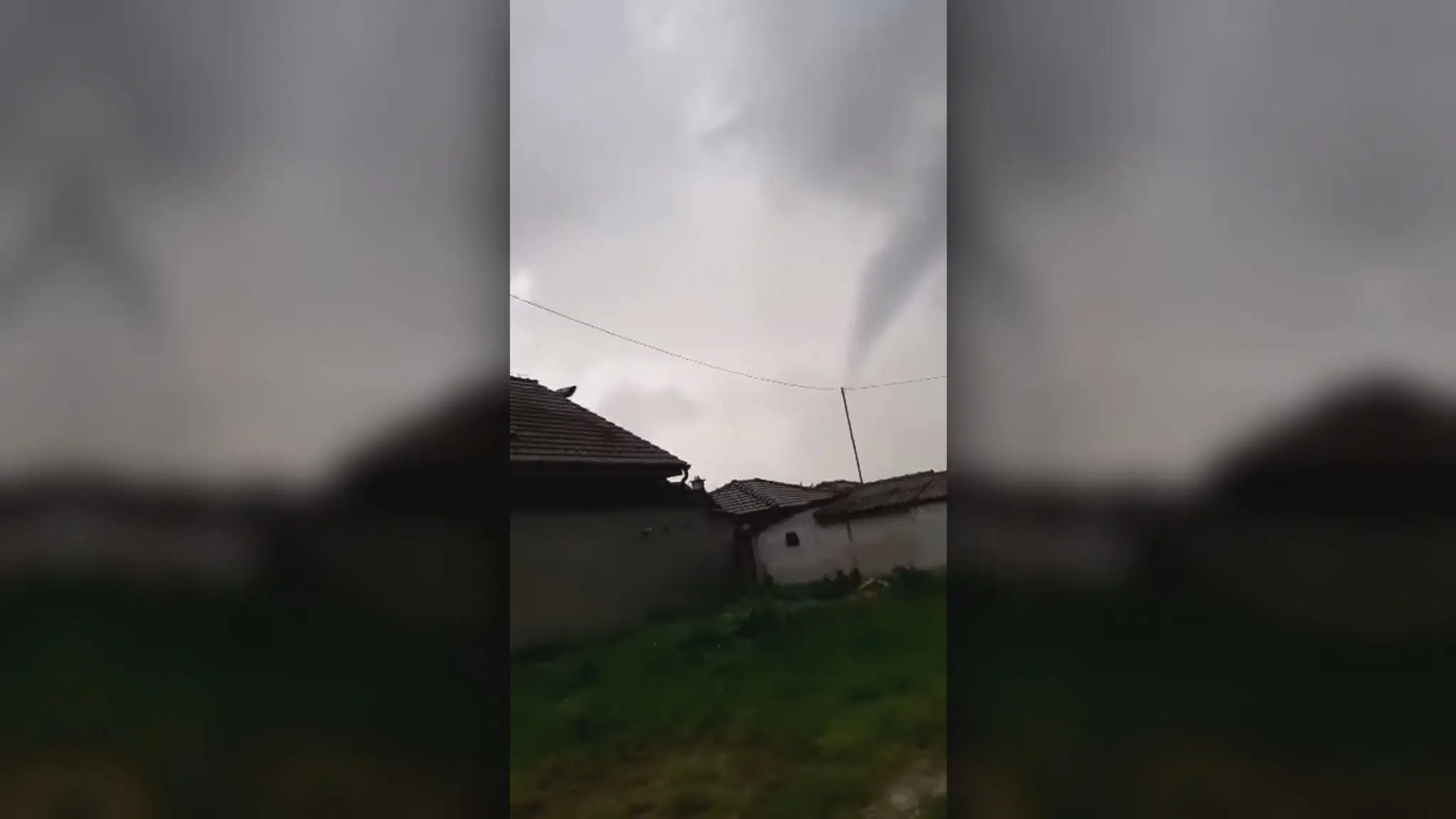 Tornádo sa priblížilo k Záhoriu.