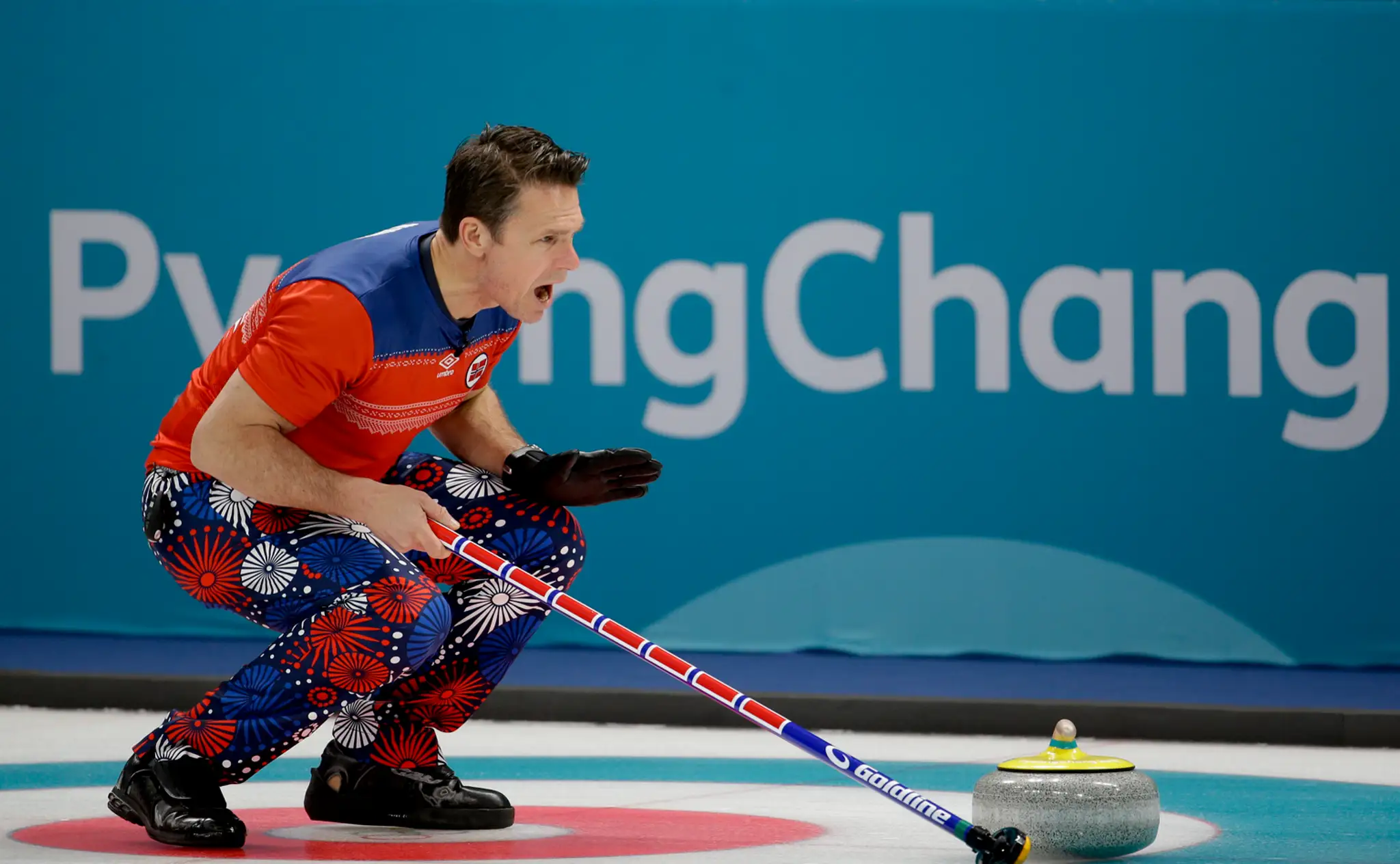 Nórsky reprezentant v curlingu Thomas Ulsrud počas súťaže na ZOH 2018.