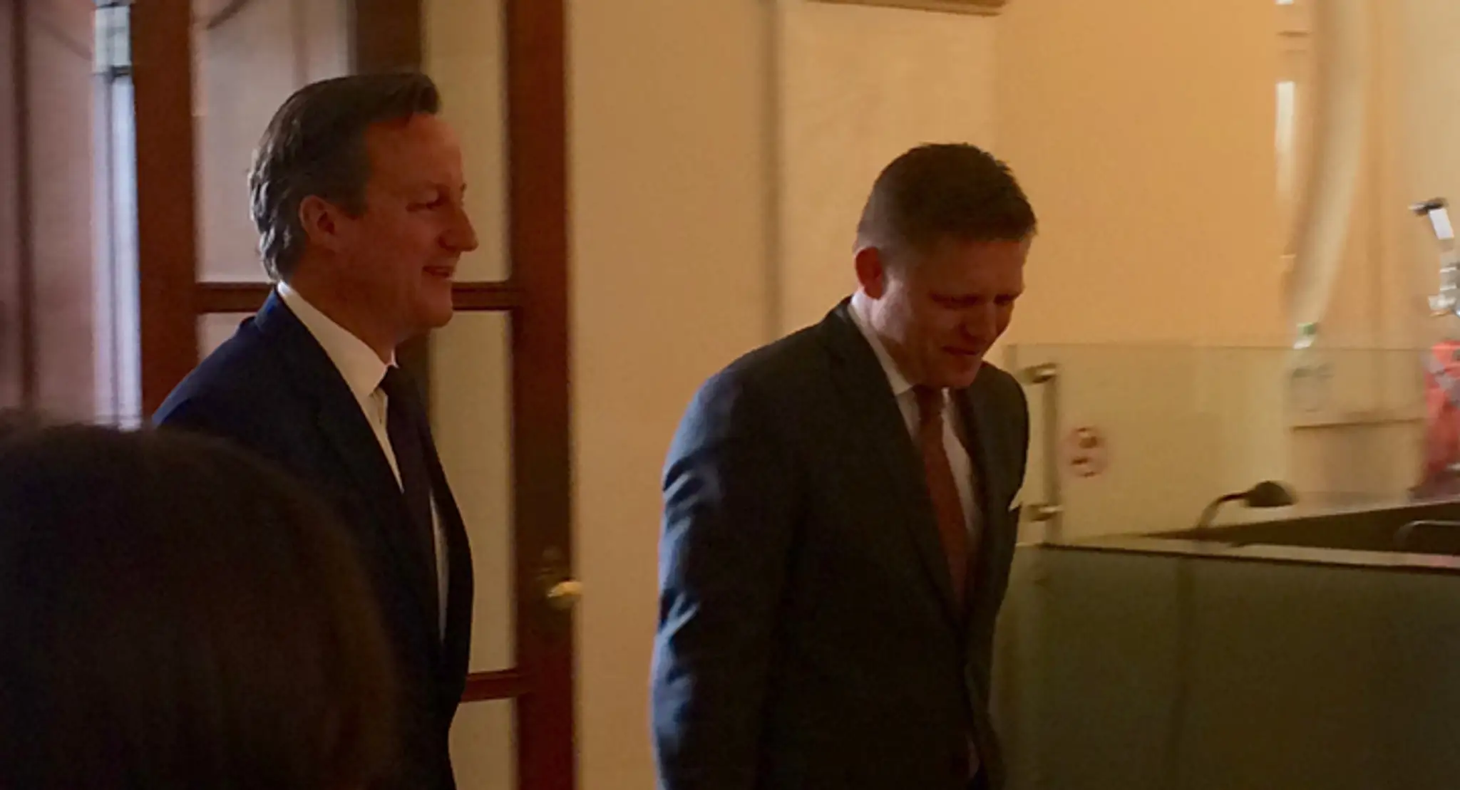 David Cameron sa pred vystúpením na GLOBSECU stretol s premiérom Robertom Ficom.