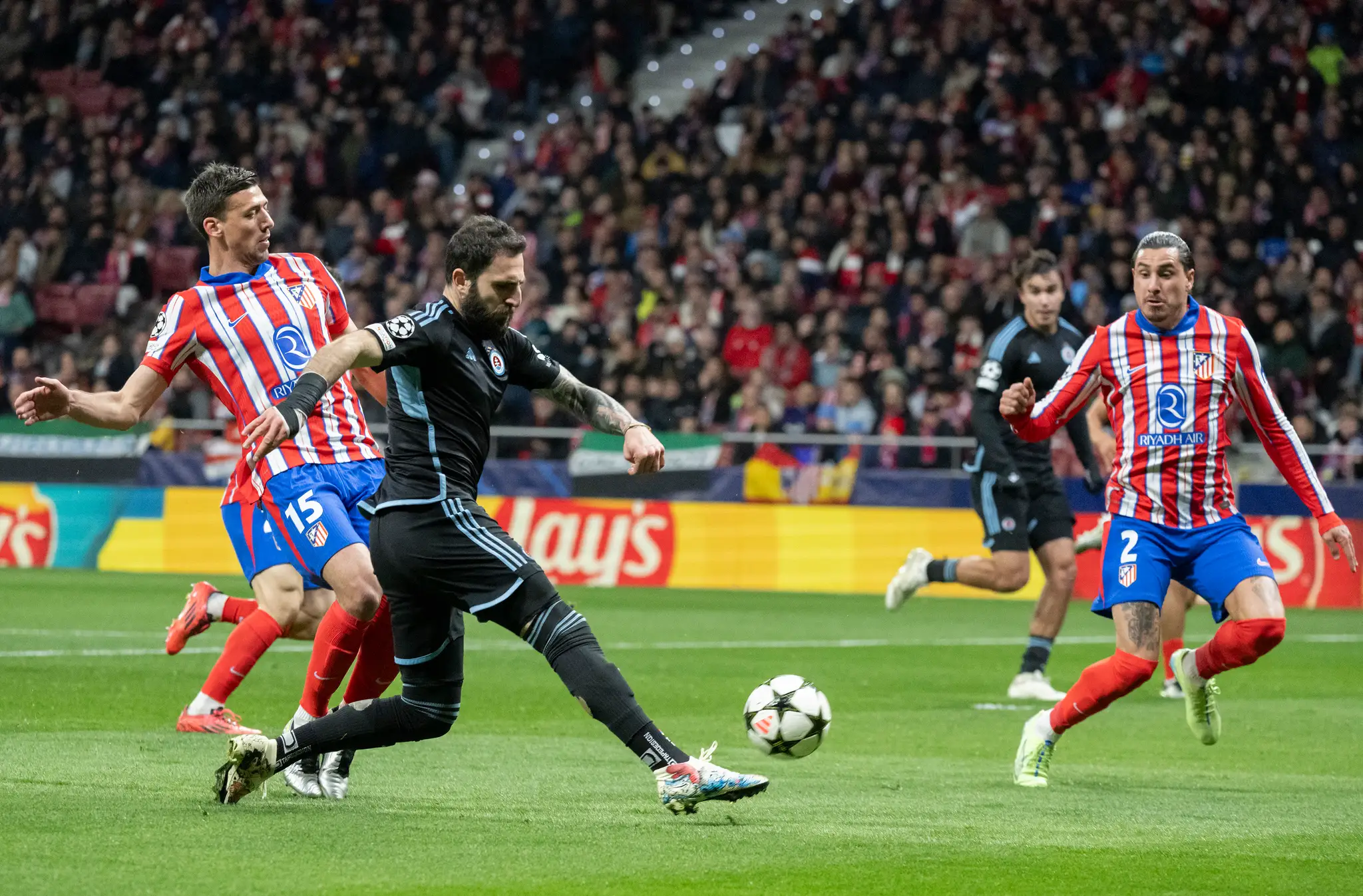 Momentka zo zápasu Atlético Madrid - Slovan Bratislava