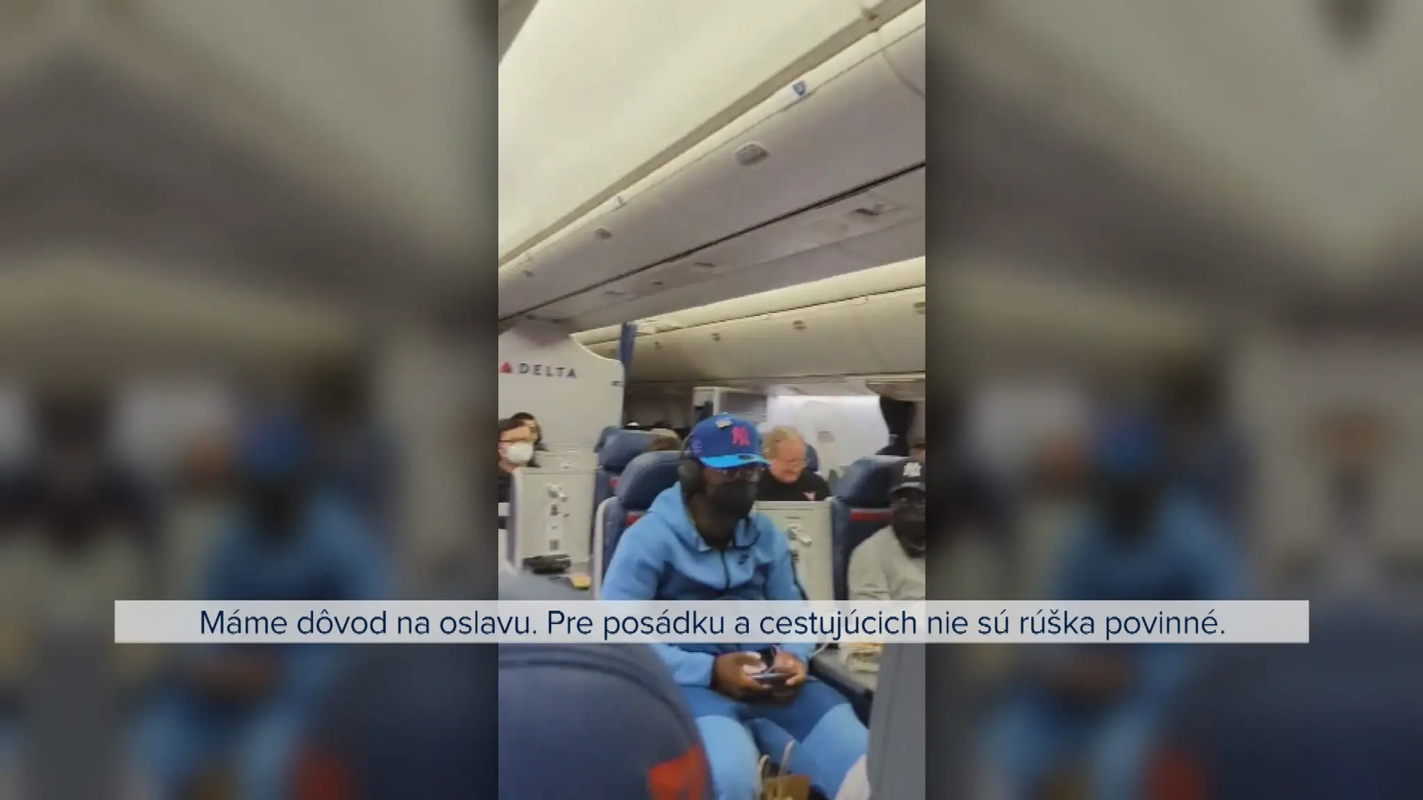 Cestujúci sa dozvedeli, že nemusia nosiť rúška v lietadle.