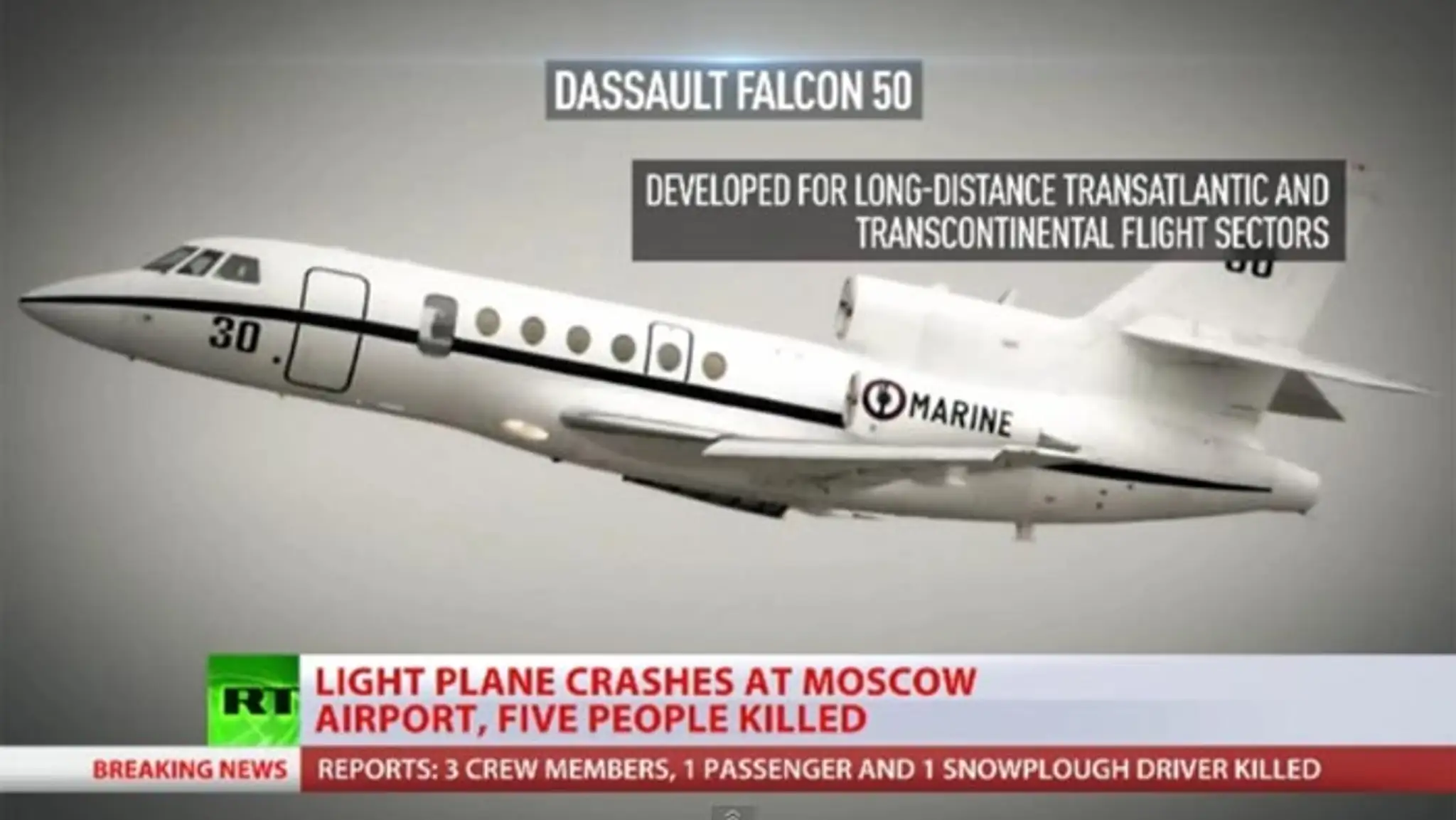 Súkromné lietadlo typu Falcon sa zrazilo so snežným pluhom počas vzletu.
