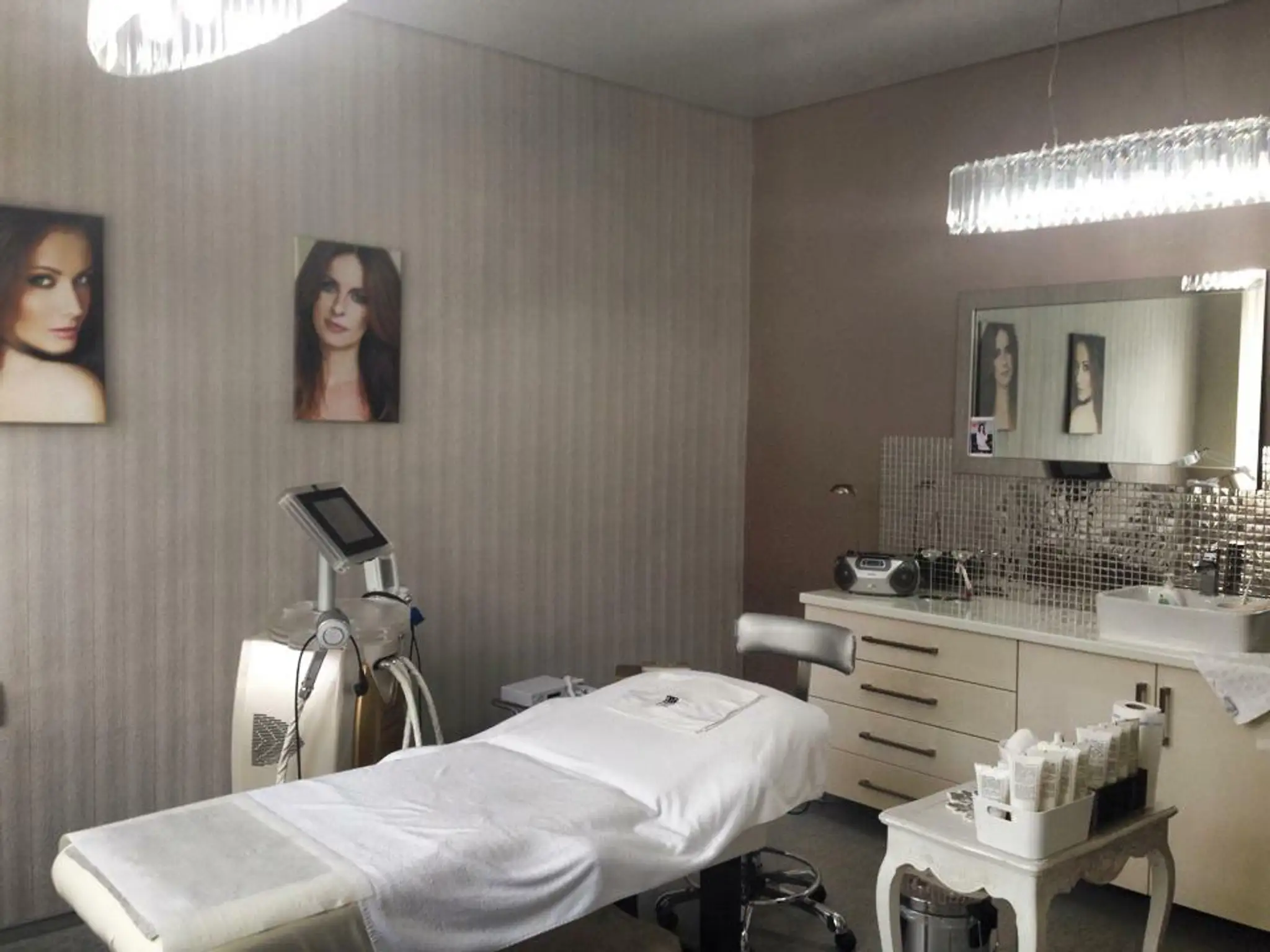 Priestory Kliniky_ENVY_ošetrovňa.jpg