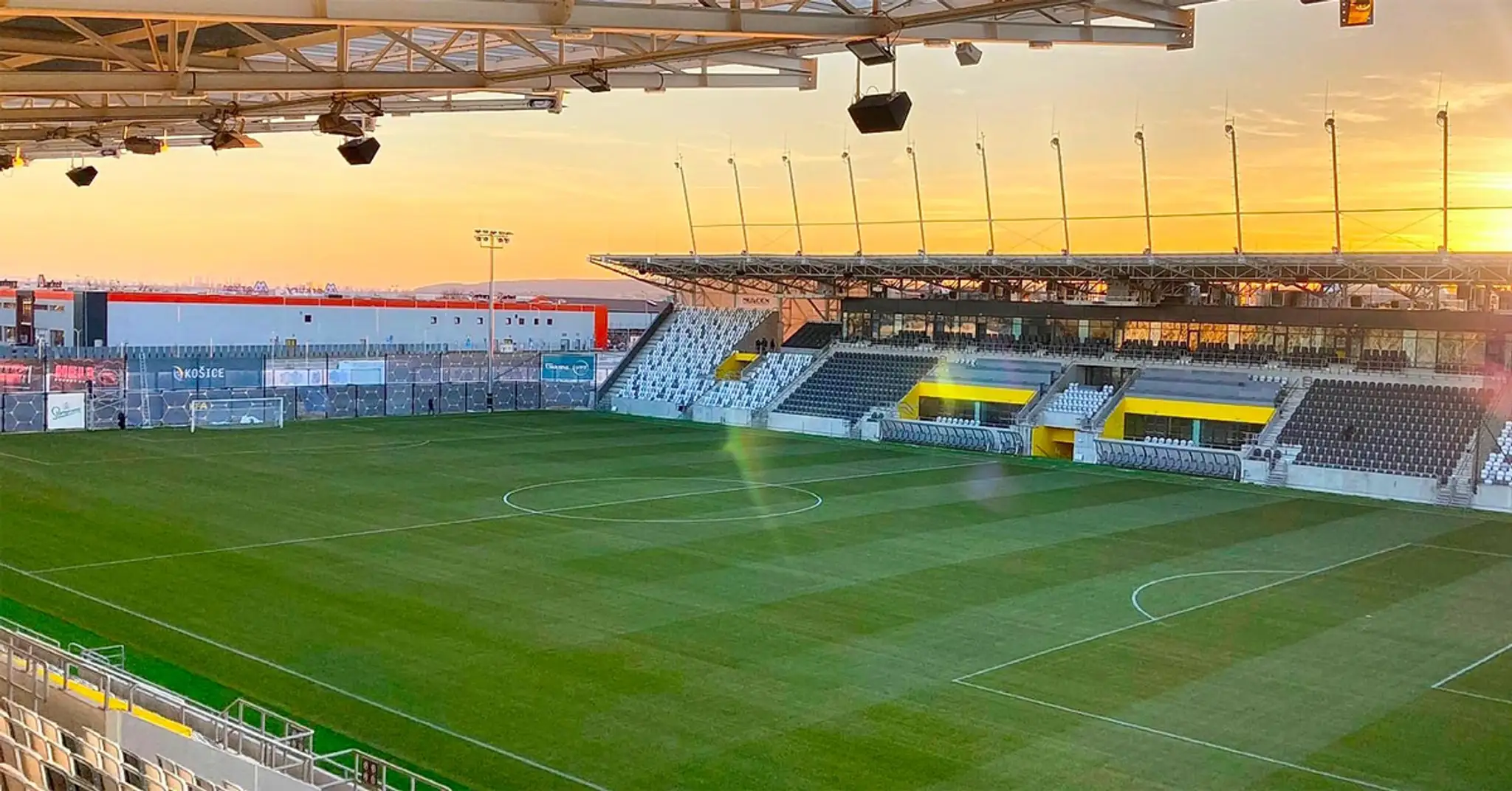 Futbalová aréna v Košiciach.