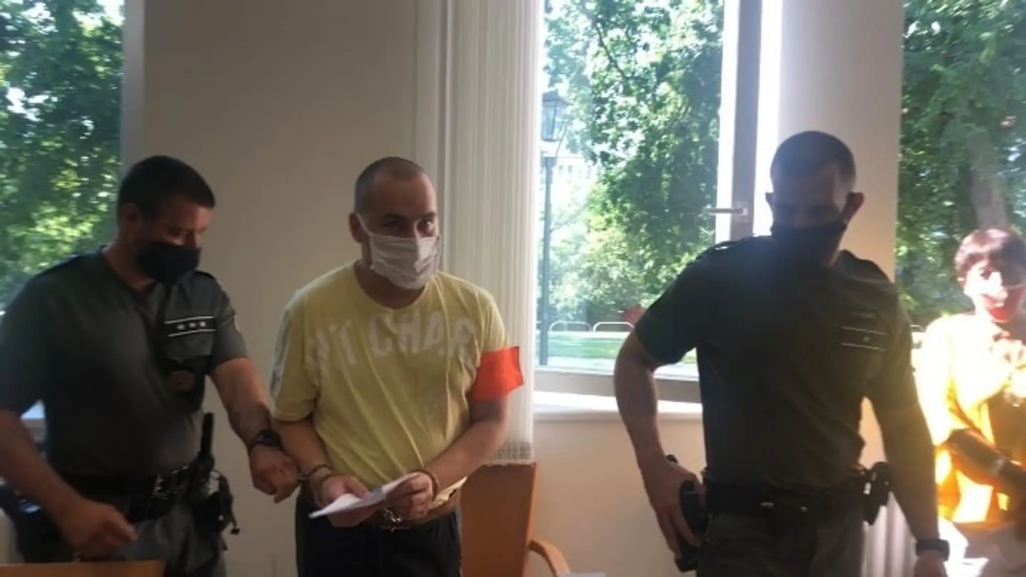 Muž sa udal na polícii, že pred rokmi zavraždil ženu.