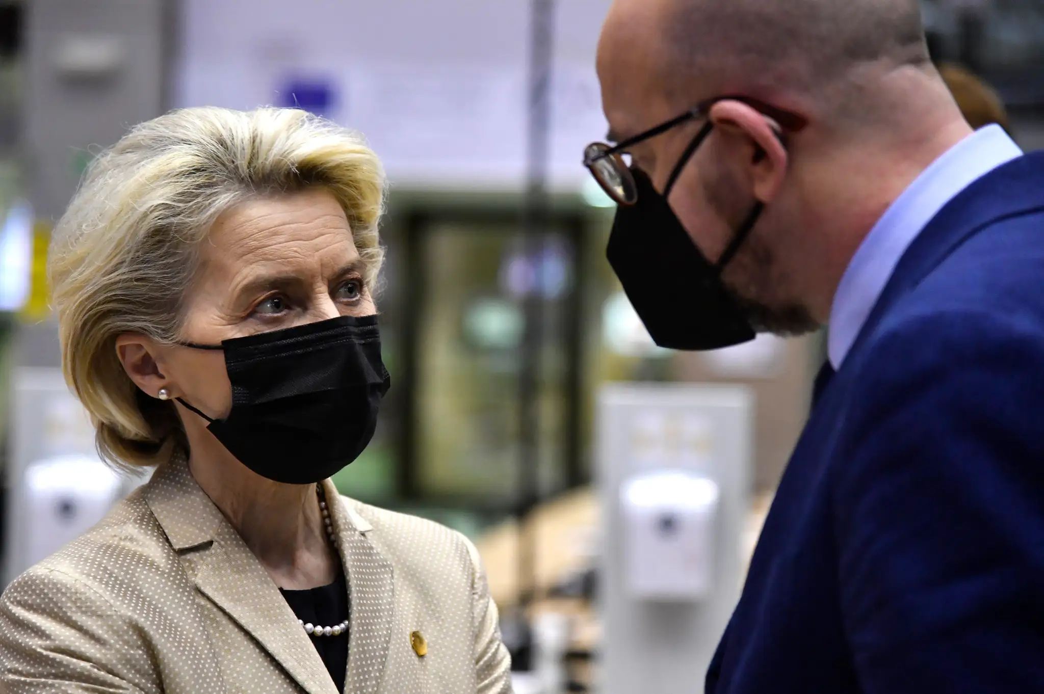 Šéfka Európskej komisie Ursula von der Leyenová a predseda Európskej rady Charles Michel.