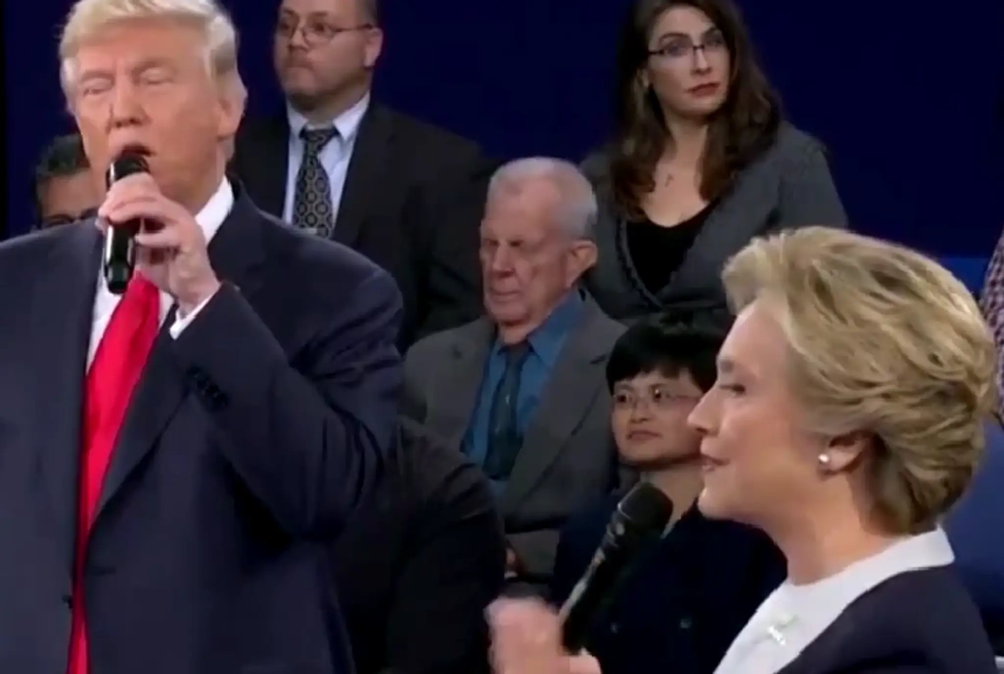 Trump a Clinton si pradú ako holubičky.