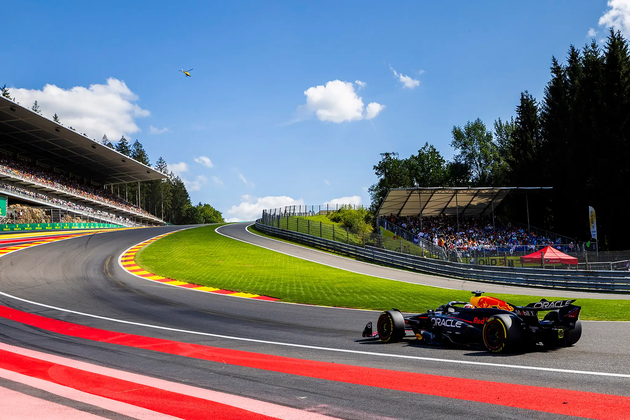 Max Verstappen na Red Bulle sa nevyhol penalizácii.
