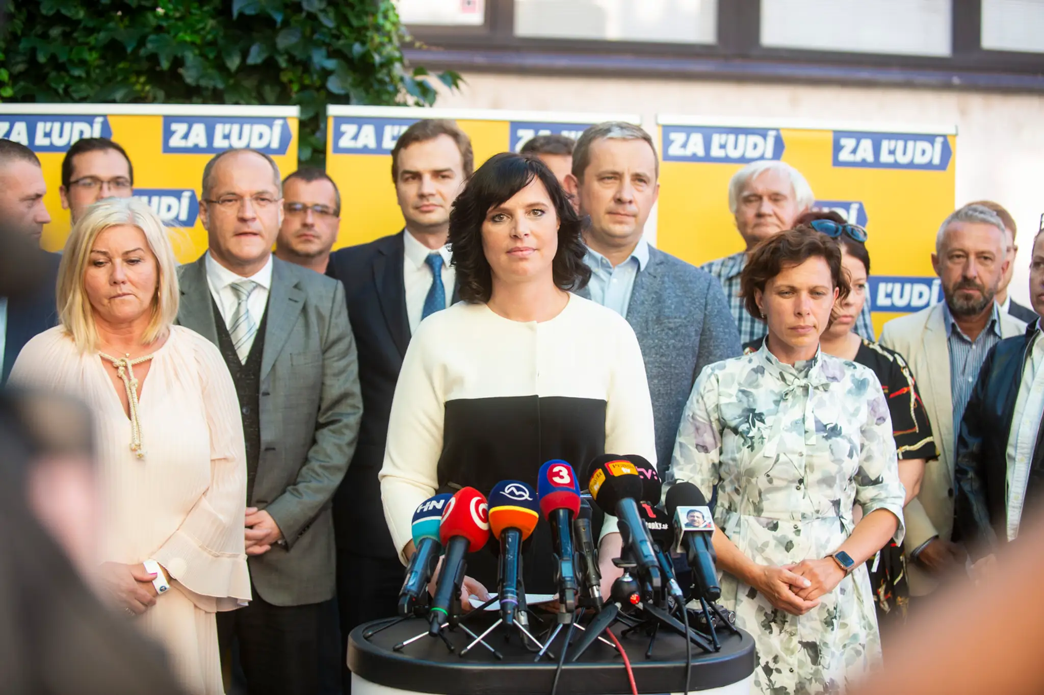 Predsedníčka Za ľudí Veronika Remišová na tlačovej konferencii reaguje na dianie v strane.