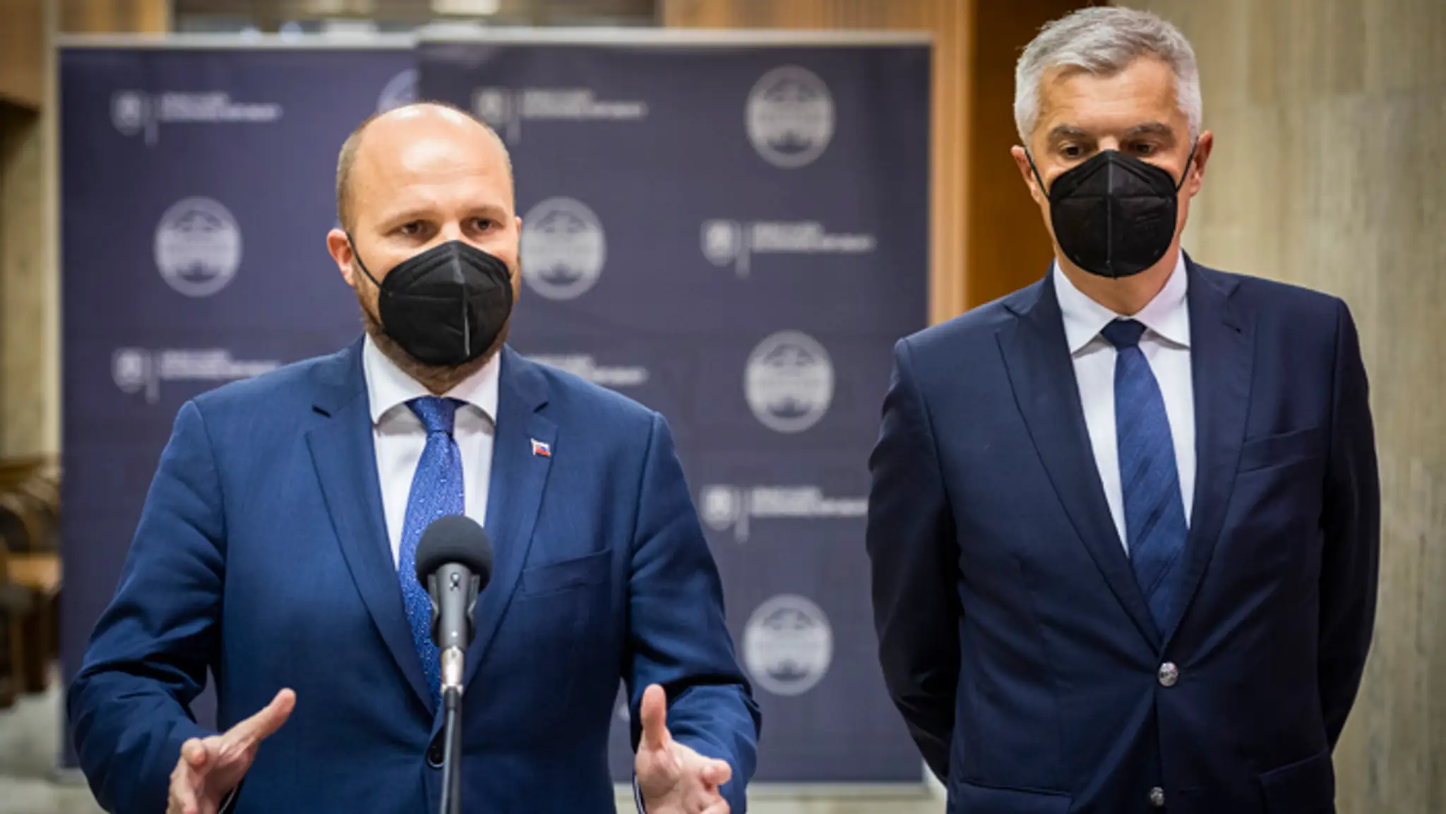 Ministri obrany a diplomacie Jaroslav Naď a Ivan Korčok.