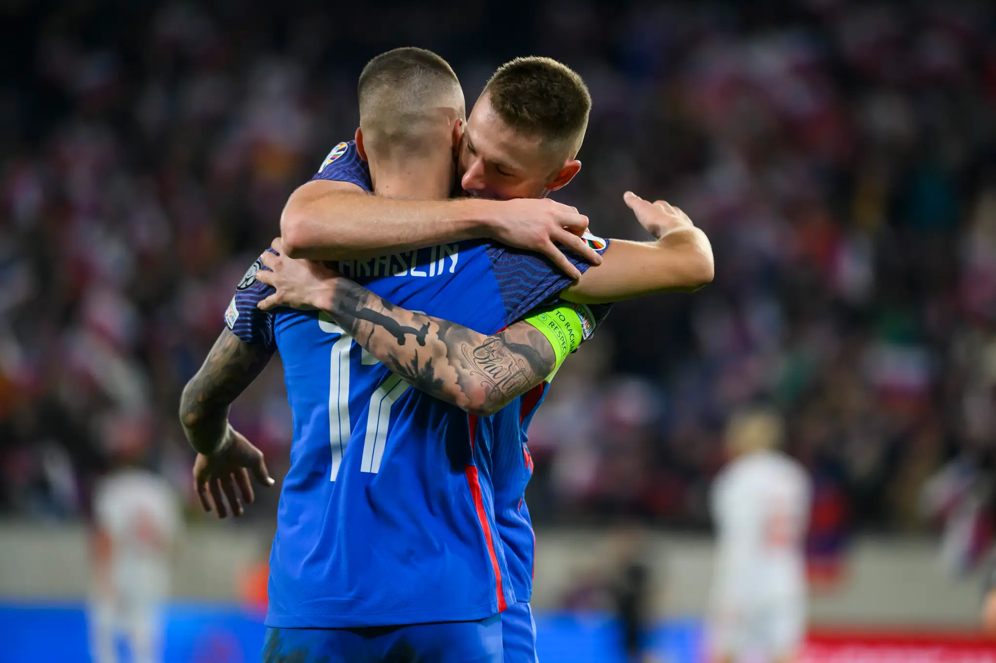Zľava Lukáš Haraslín (Slovensko) a Milan Škriniar (Slovensko) oslavujú gól v zápase kvalifikácie ME 2024.