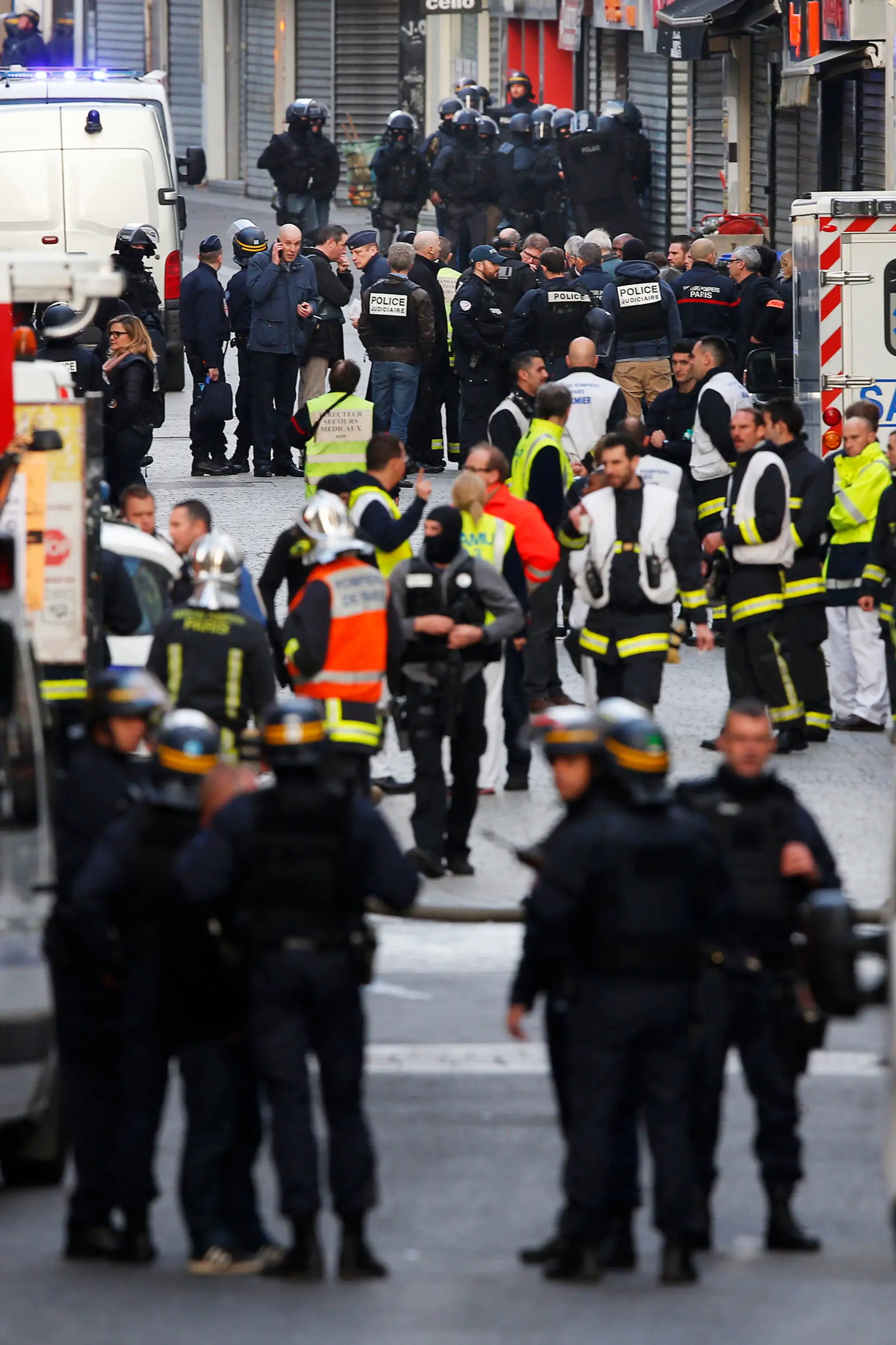 Policajná razia v Saint Denis