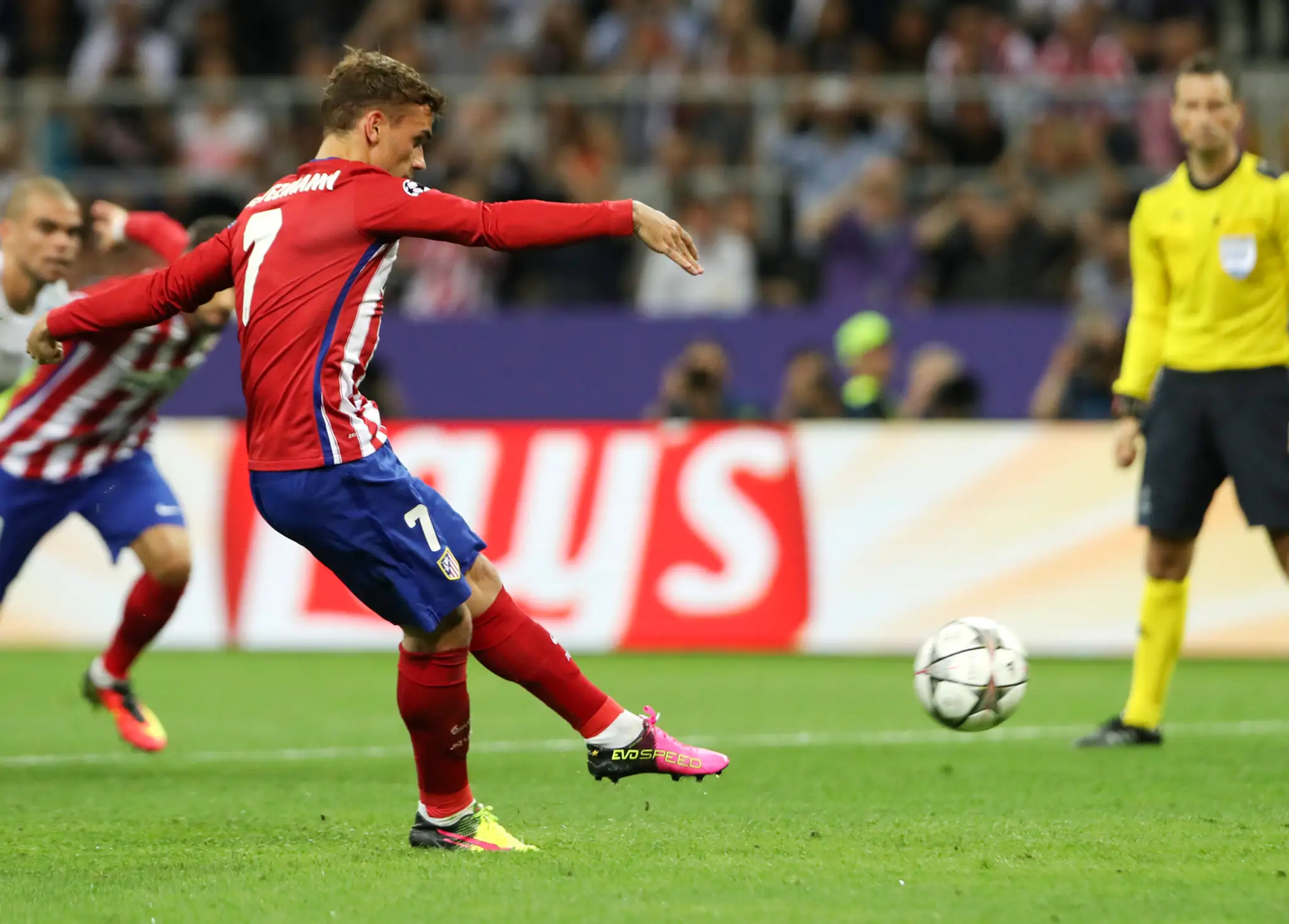 Antoine Griezmann nepremenil v úvode druhého polčasu penaltu.