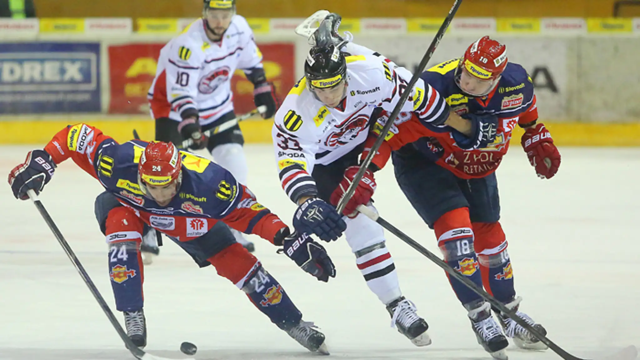 Zľava Michal Pichnarčík (Zvolen), Mário Lunter (Banská Bystrica) a Ján Ťavoda (Zvolen)
