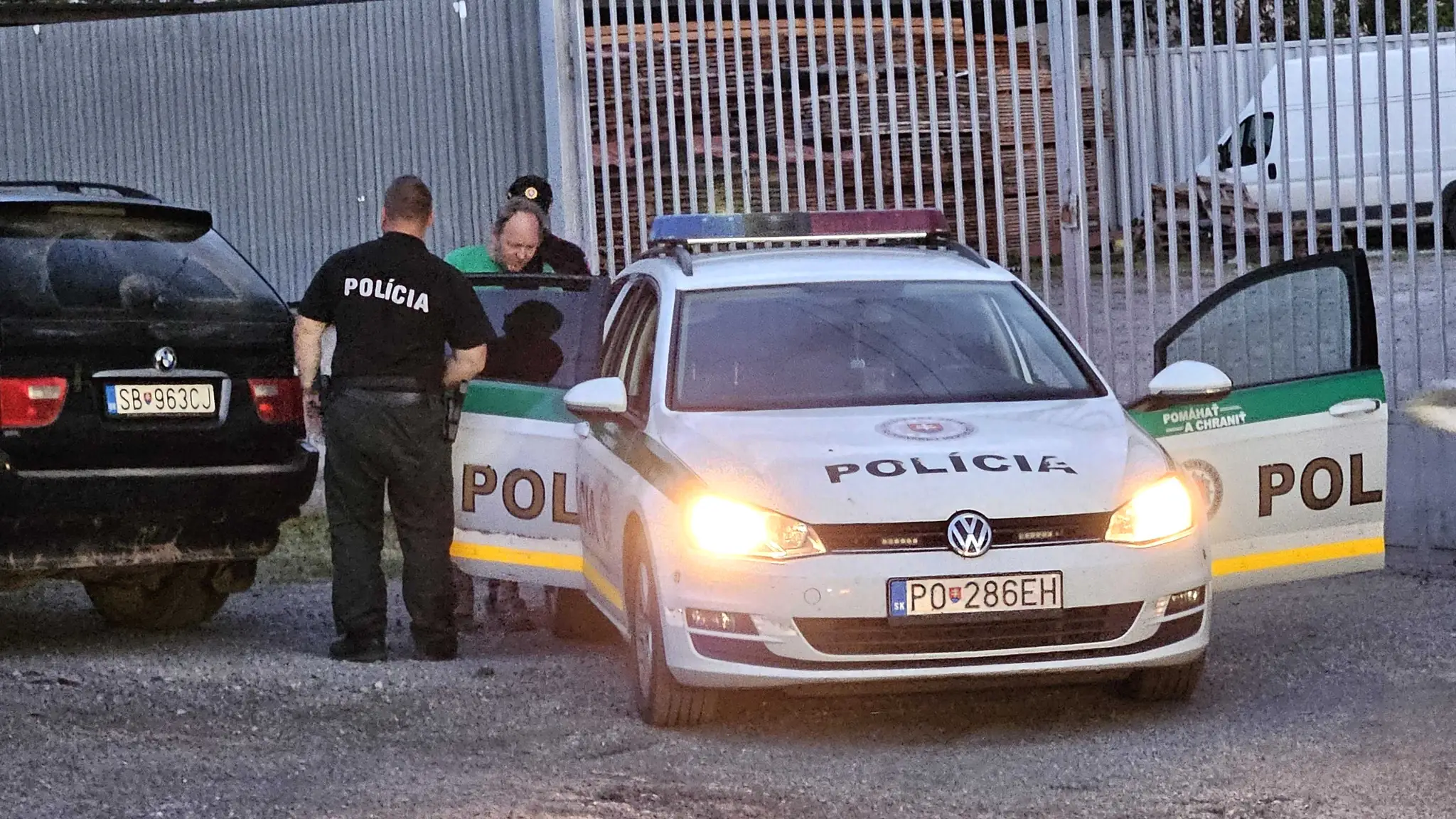 Sabinovčan, ktorý vrazil do davu ľudí. 