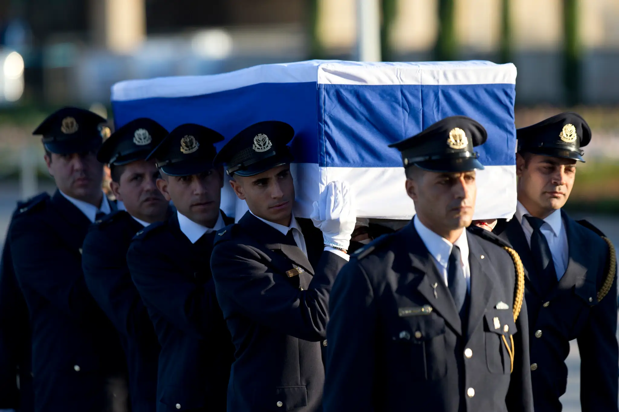 Izrael sa lúči so Šimonom Peresom, rakvu vystavili v Knesete