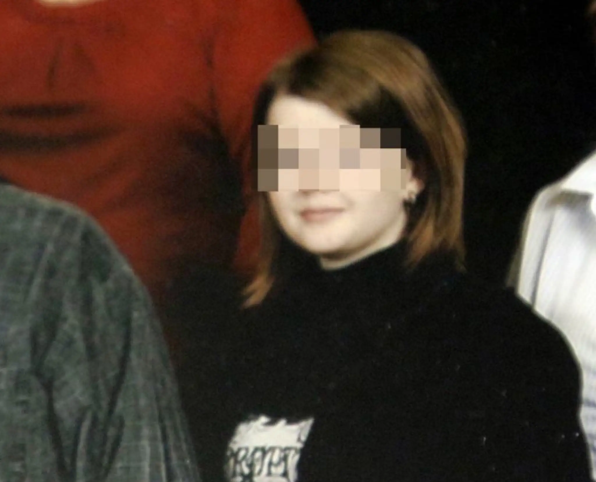Poľská učiteľka lepila deťom lepiacu pásku cez ústa a priväzovala ich k stoličkám.
