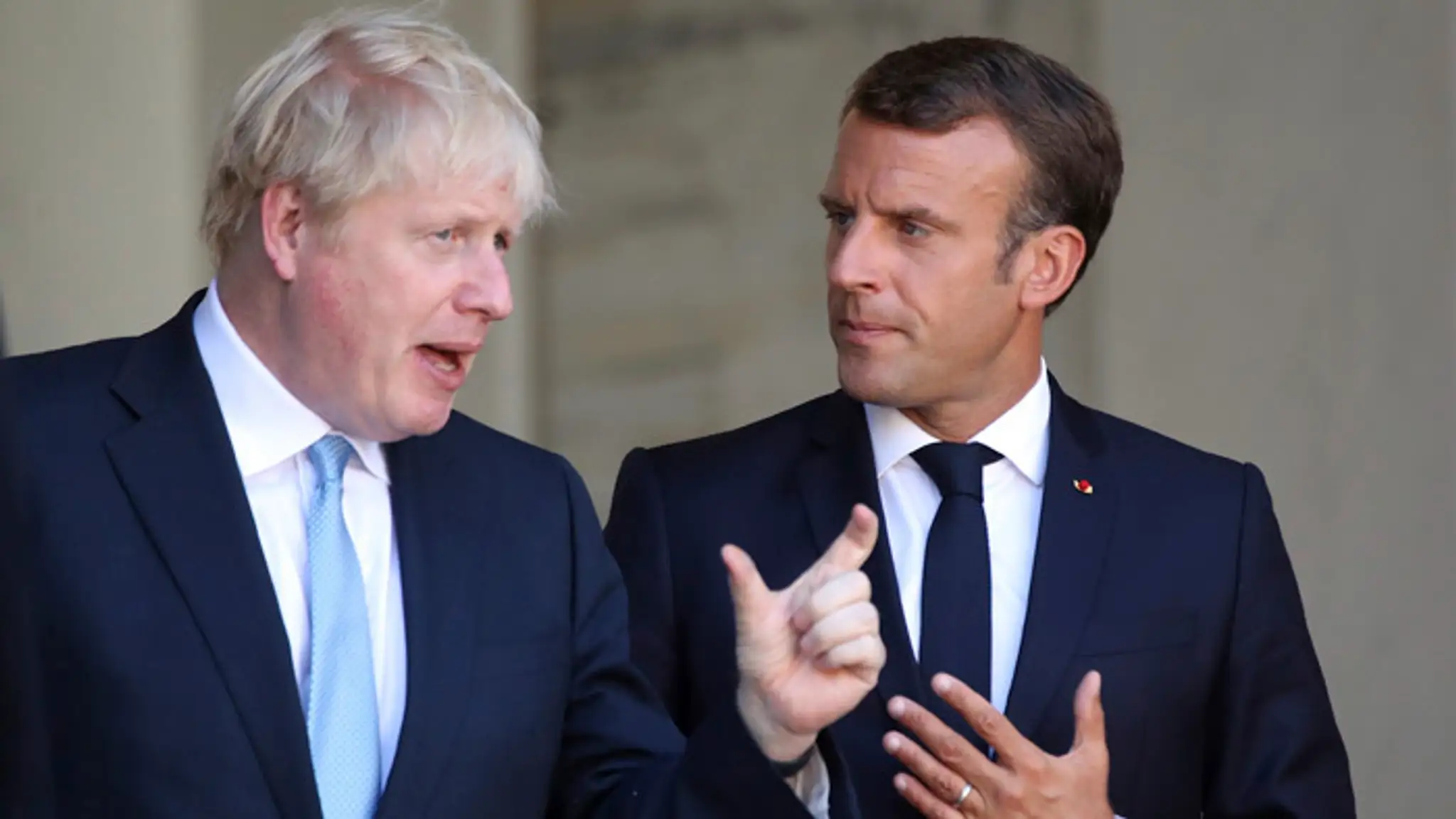 Francúzsky prezident Emmanuel Macron a britský premiér Boris Johnson.