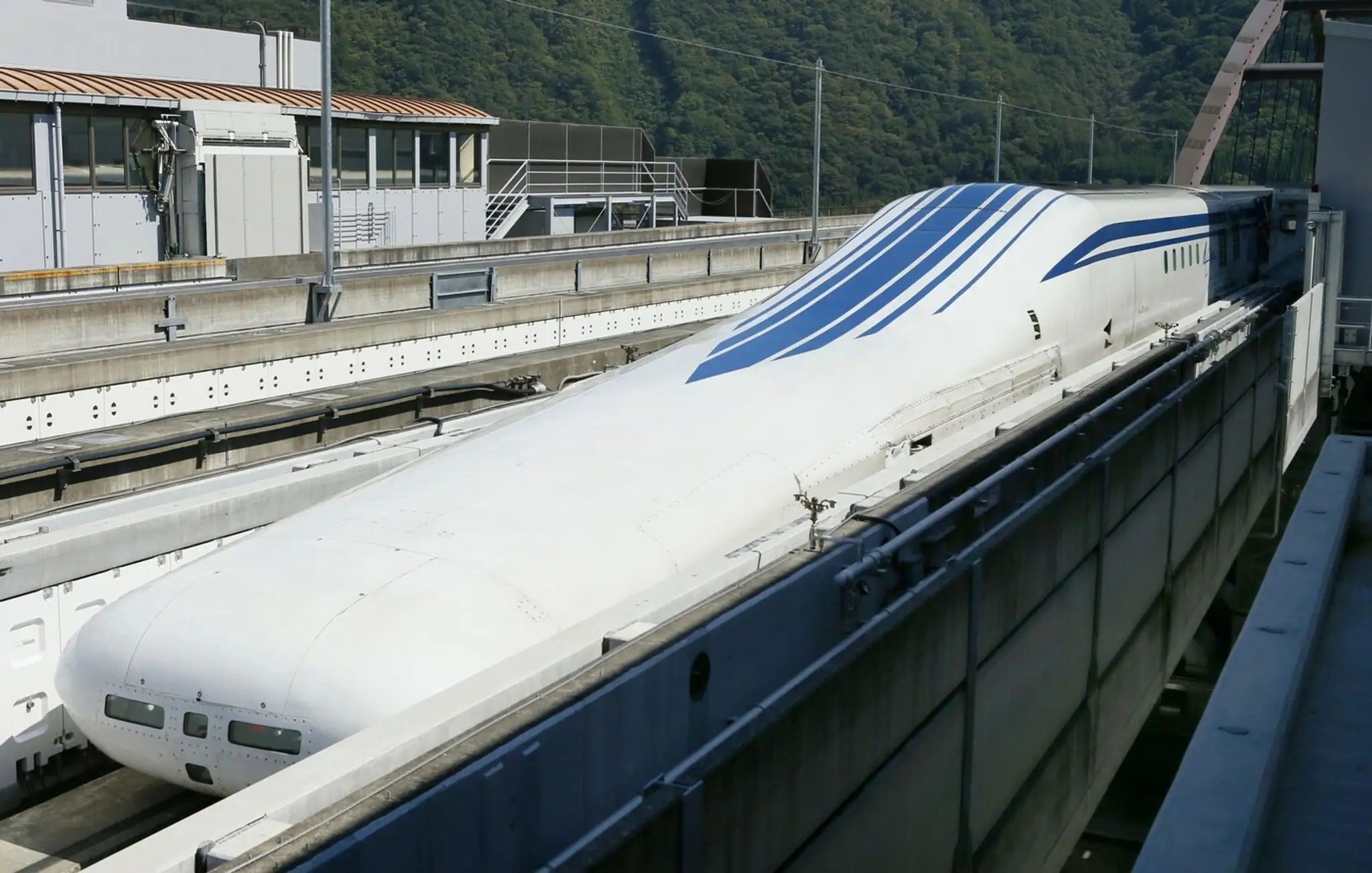 Najrýchlejší vlak na svete dosahuje rýchlosť 500 km/h