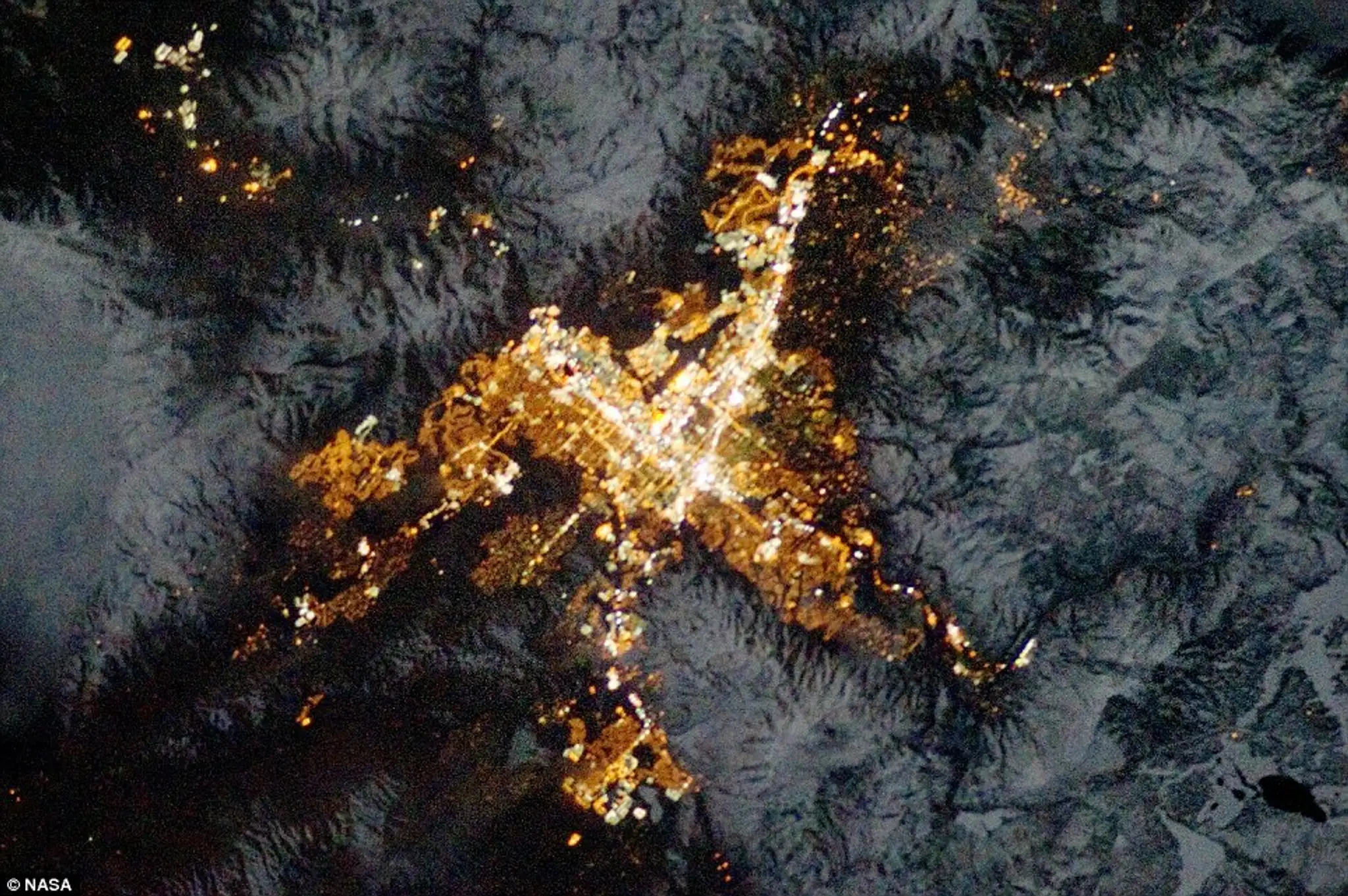 Záber na mesto Reno v Nevade. (28. január - fotografia od astronauta)
