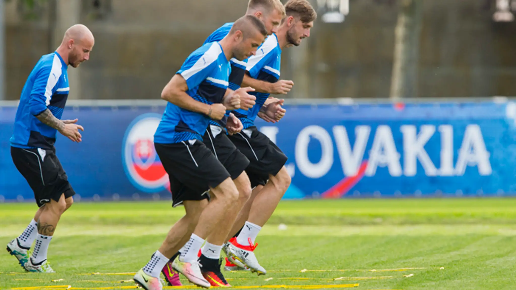 Z tréningu slovenskej futbalovej reprezentácie vo Francúzsku.