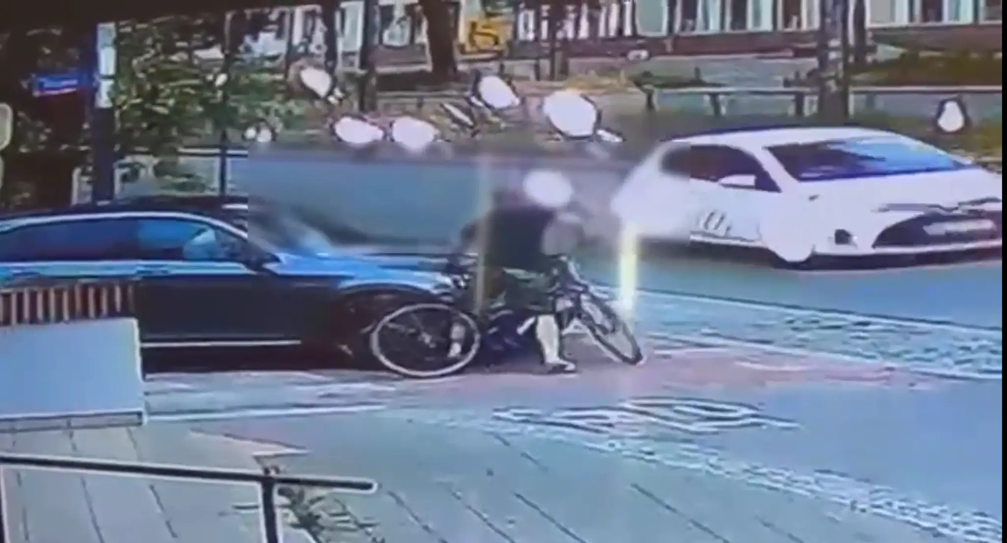 Vodič zrazil cyklistu v Poľsku