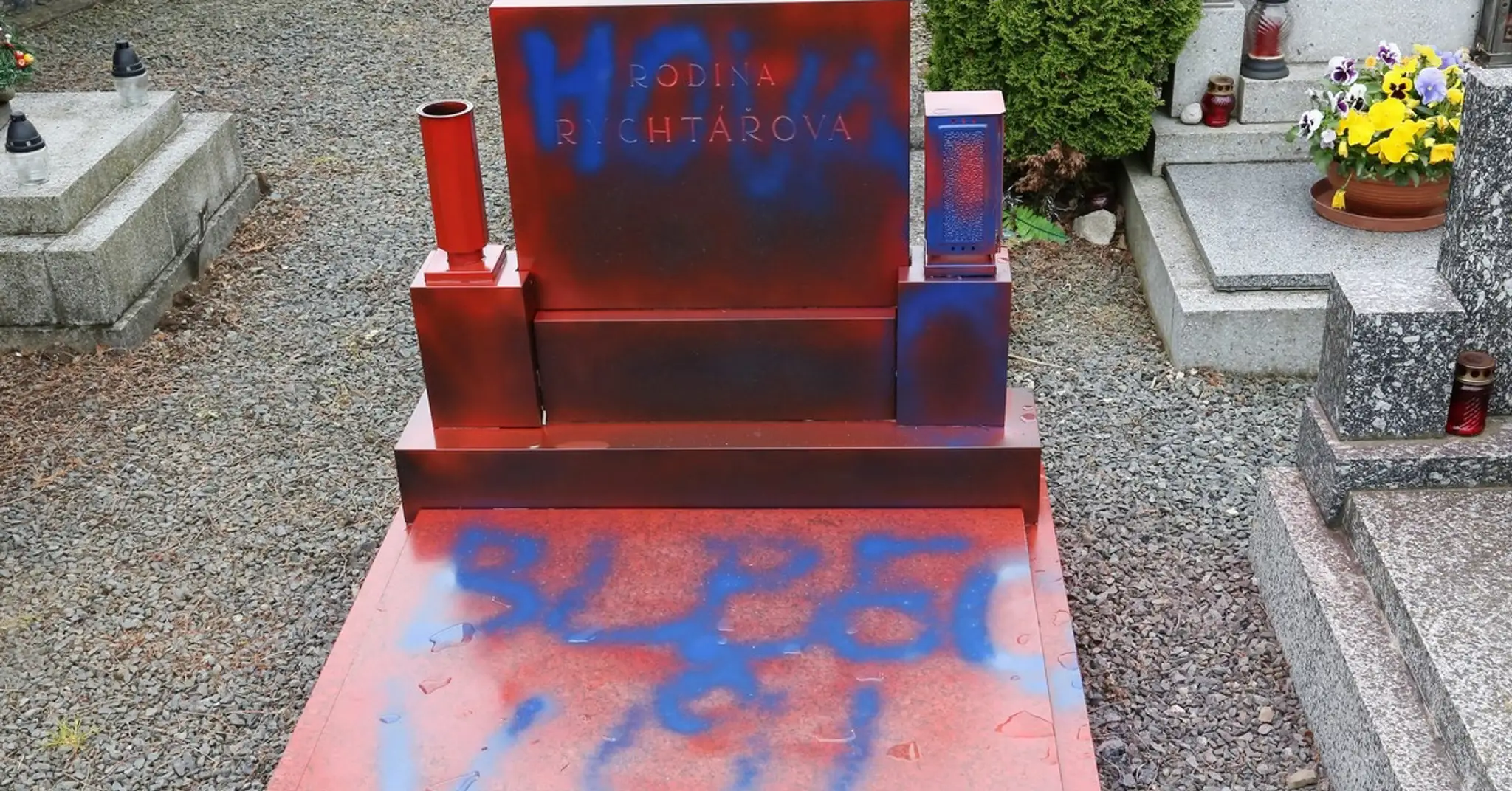 hrob.jpg