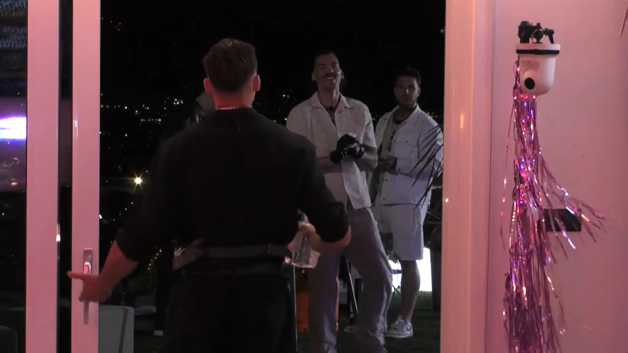 Andreas Party Shore