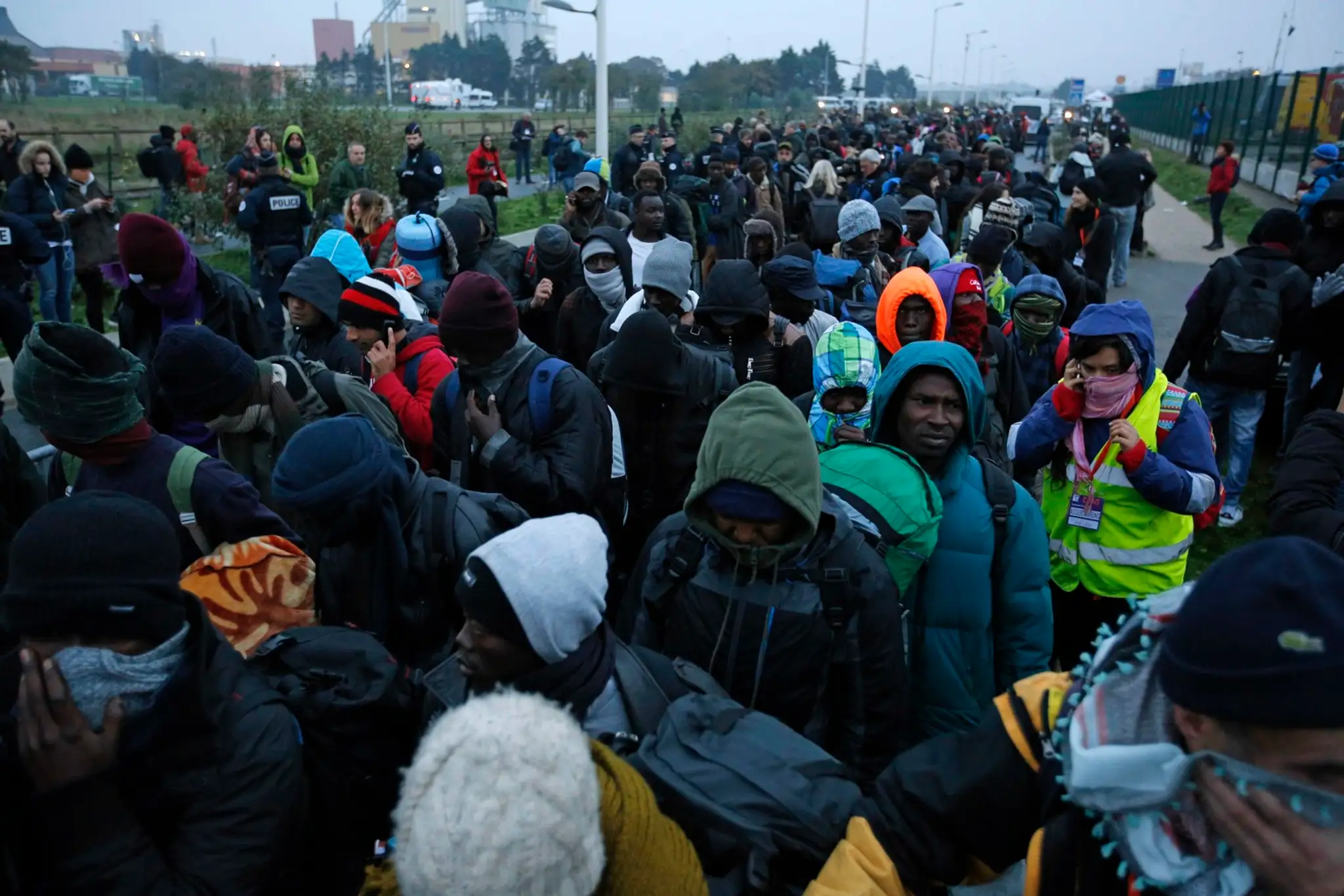 Francúzske orgány začali s likvidáciou utečeneckého tábora v meste Calais.