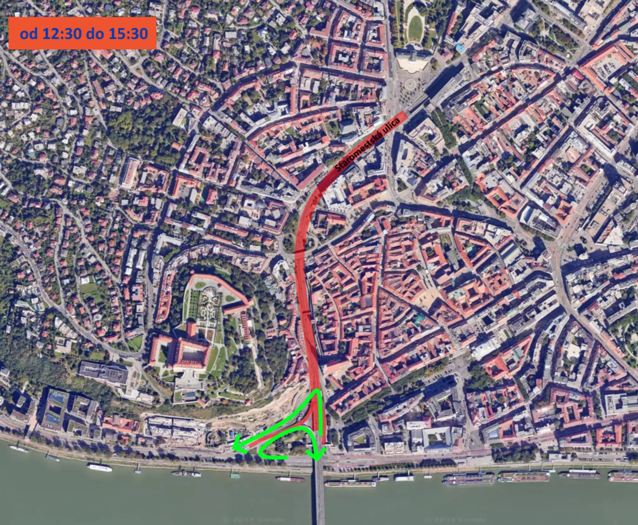 Obmedzenia od 12.30 h do 15.30 h aj s obchádzkou. 