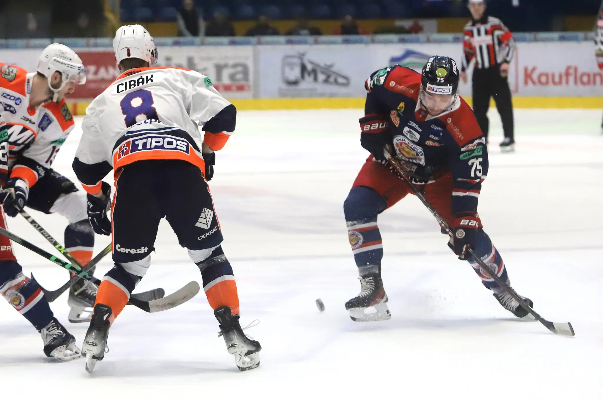 Patrik Marcinek (Zvolen) počas  štvrtého štvrťfinálového zápasu play off