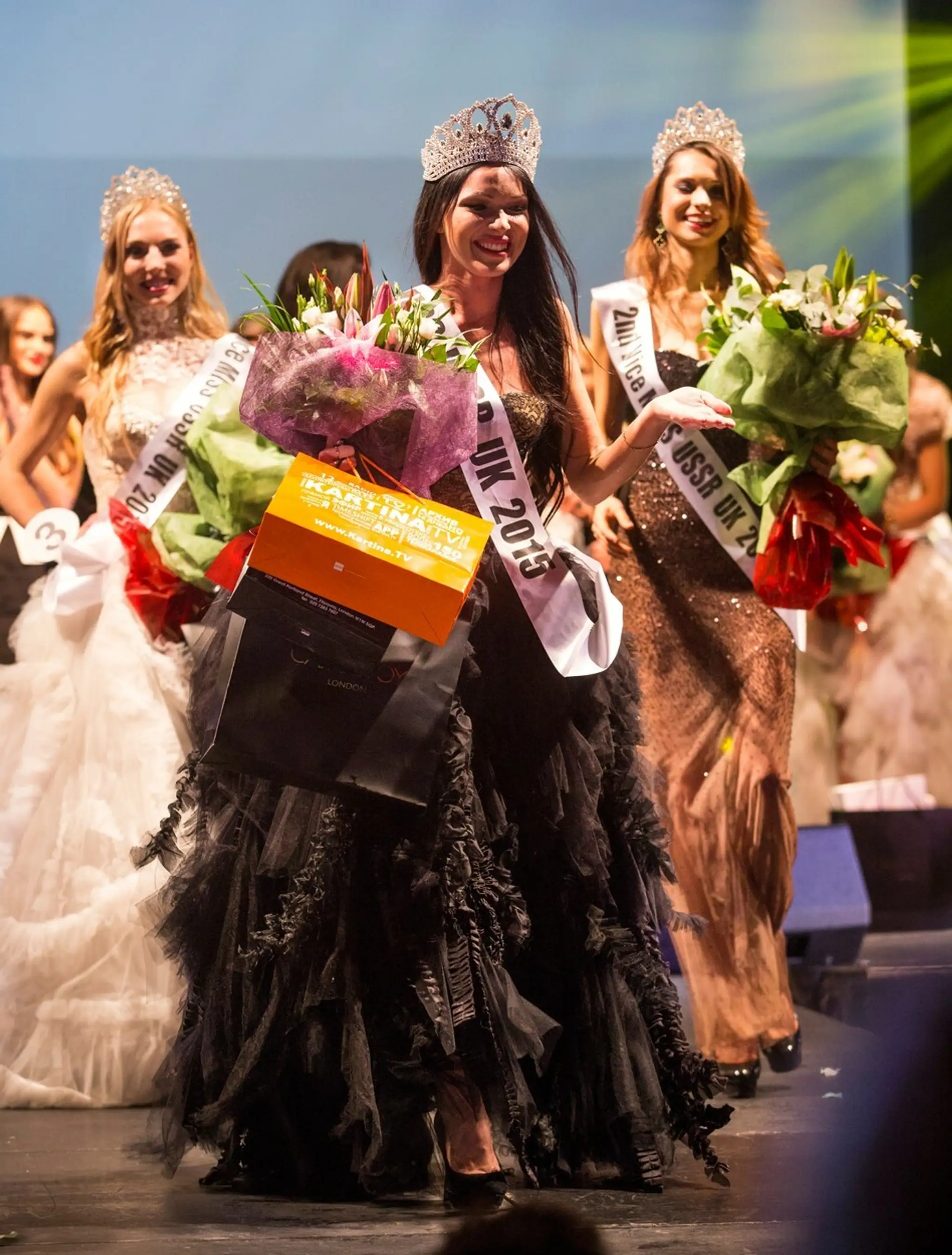 Miss USSR vo Veľkej Británii- trojica najkrajších.