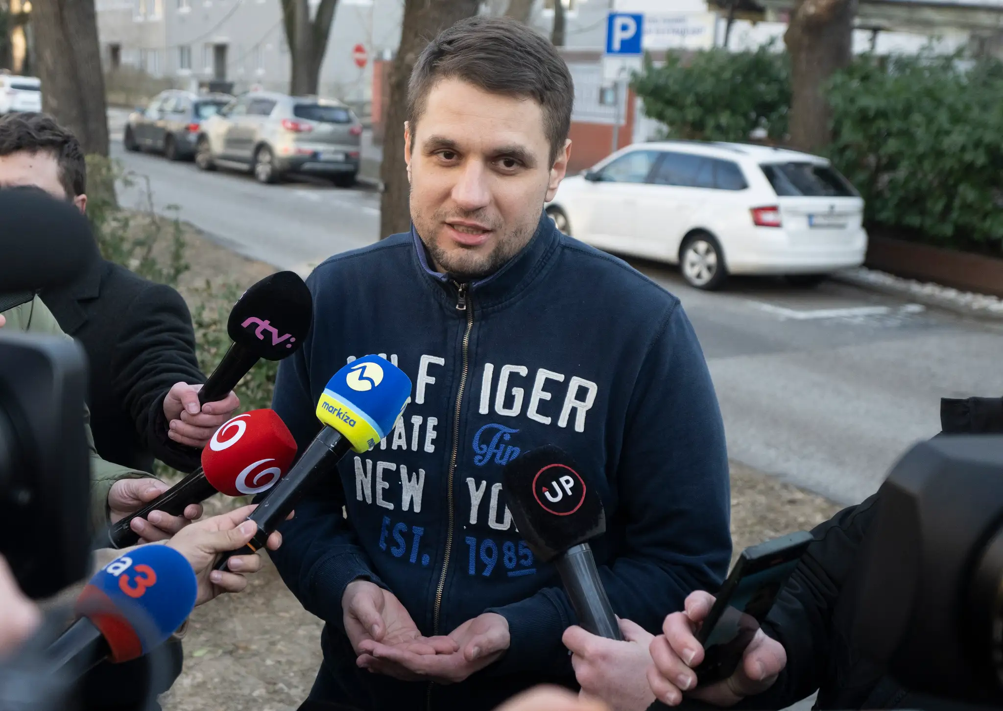 Advokát Adam Puškár, obžalovaný v kauze vraždy študenta Daniela Tupého, ktorého prepustili z väzby na slobodu.