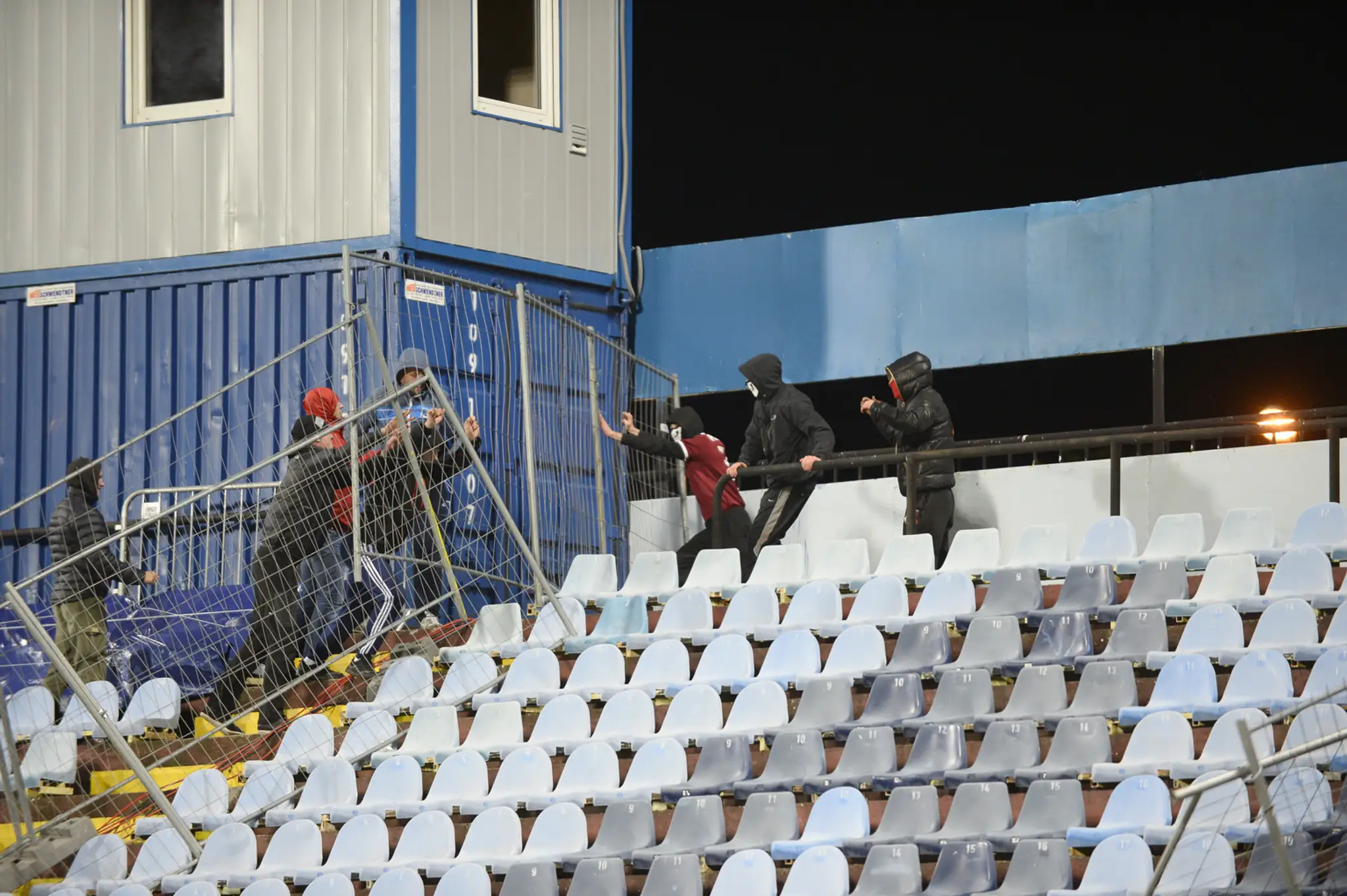 Výtržnosti na zápase Slovan - Sparta.