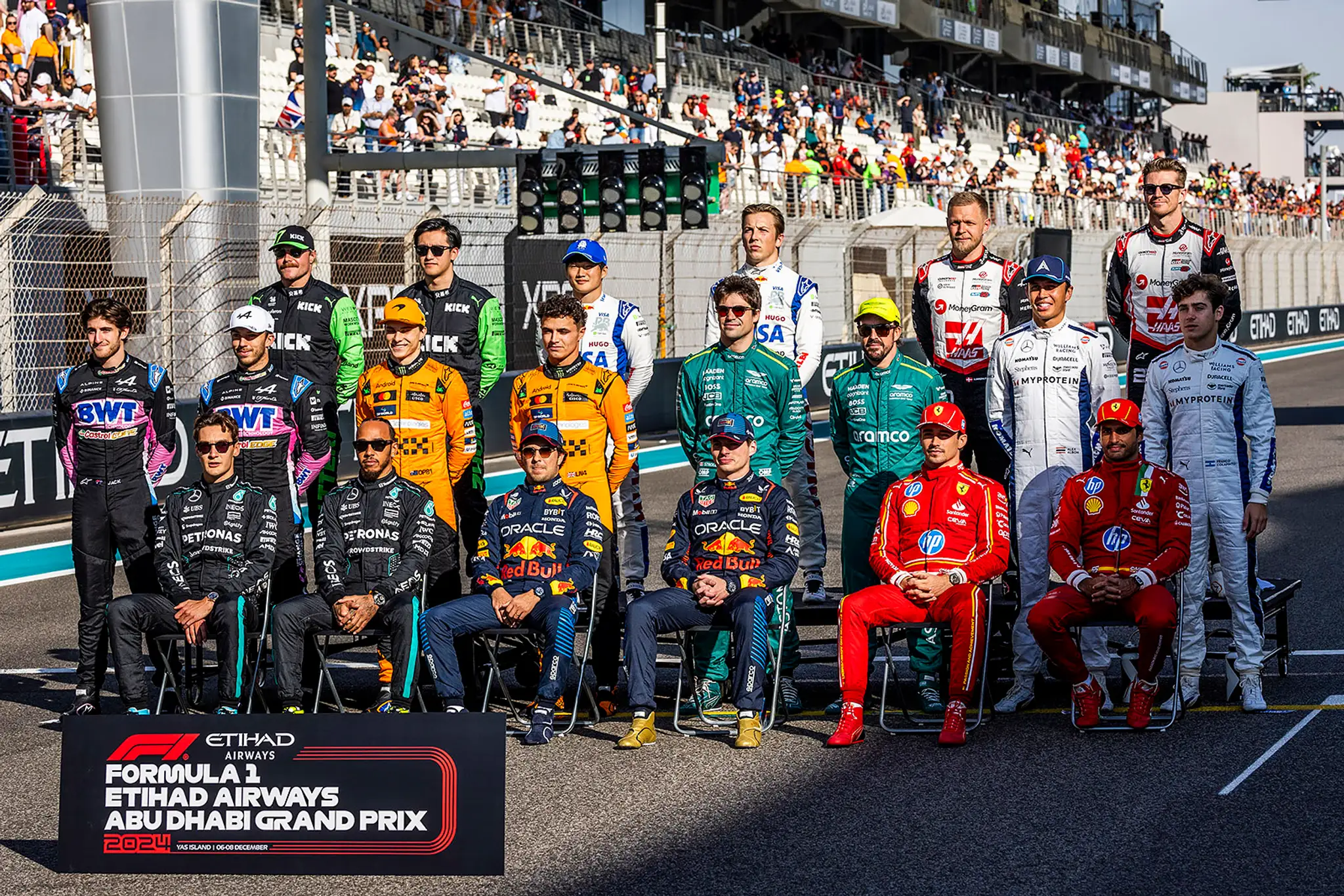 Jazdci F1 na spoločnej fotografii.
