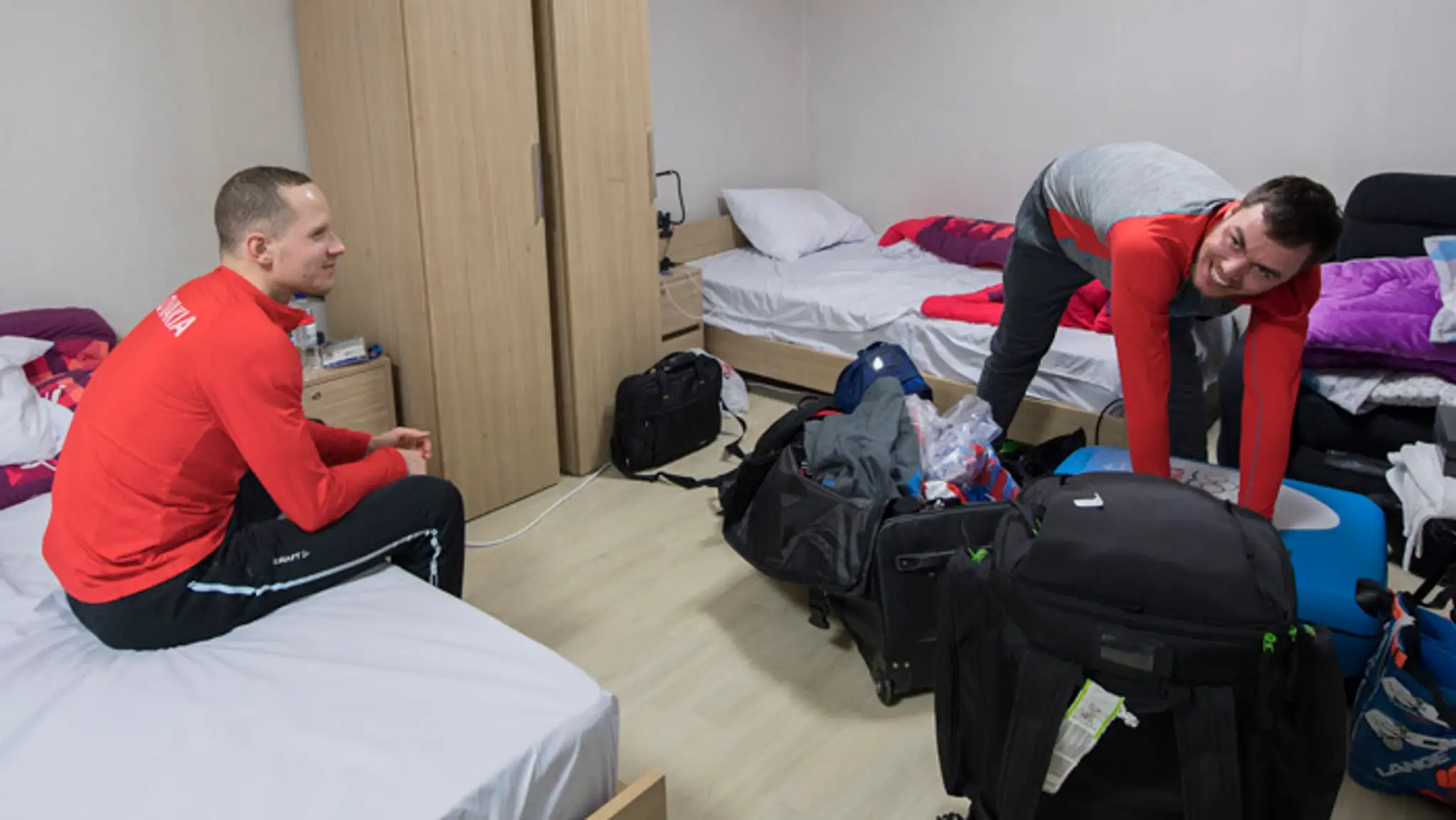 Miroslav Šatan prichádza do prímorskej atletickej dediny v Kangungu.