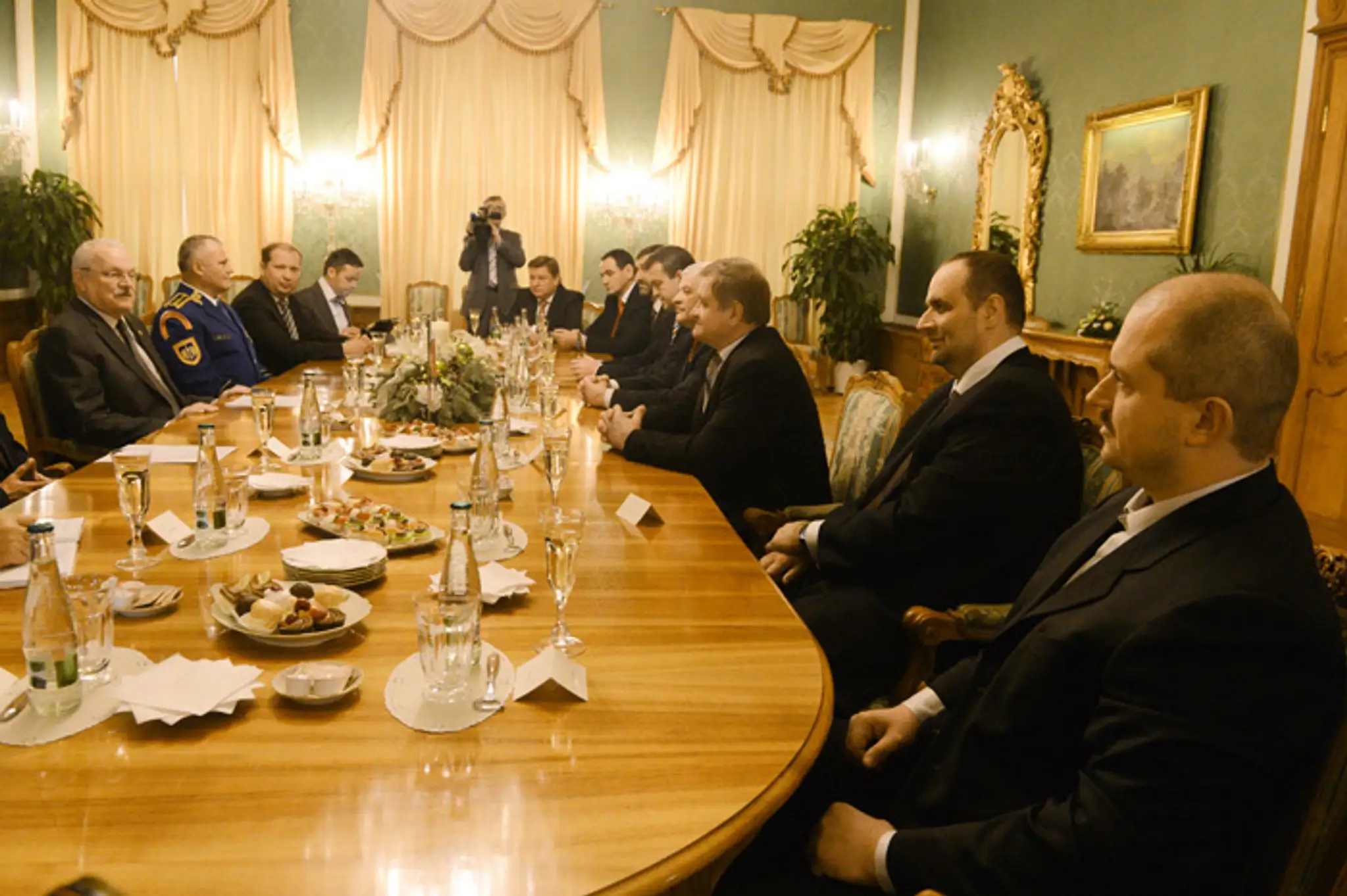 Predsedovia VÚC u prezidenta Gašparoviča