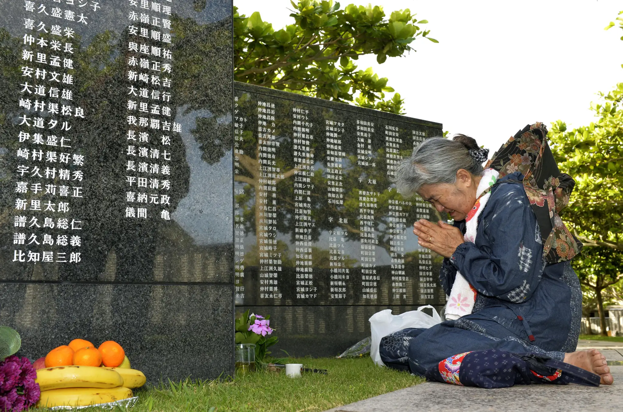 Spomienka na obete bojov na ostrove Okinawa