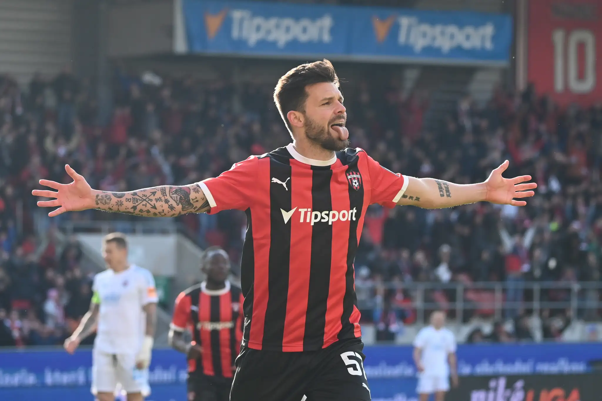 Radosť hráča Spartaka Michala Ďuriša po strelení gólu v 6. kole nadstavbovej časti Niké ligy skupiny o titul proti Slovanu.